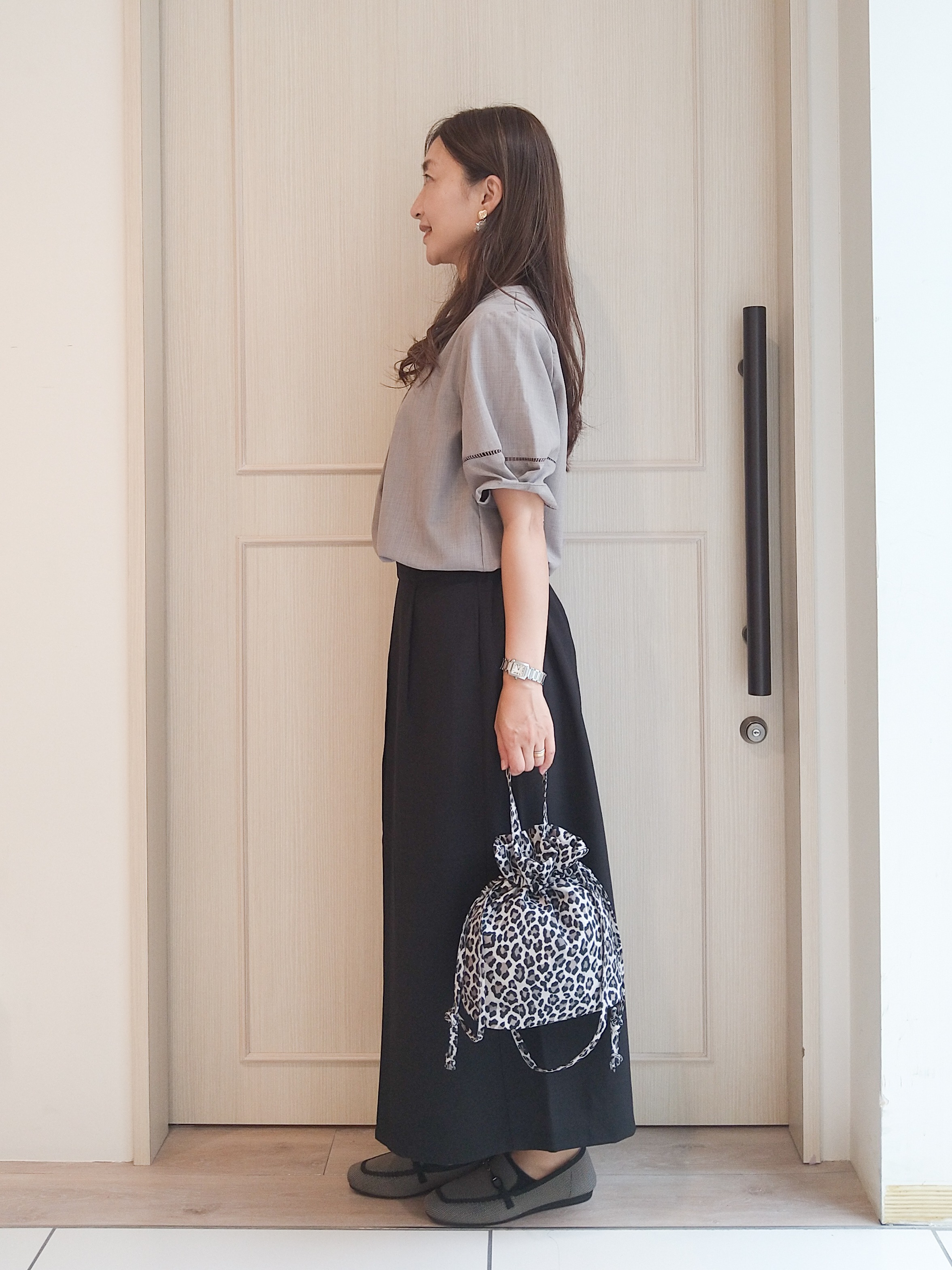 mi-saさんの「SHOO･LA･RUE｜【洗濯後しわになりにくい/インせずきまる】お袖のハシゴレースで涼やかに 麻調スキッパーブラウス」を使ったコーディネート