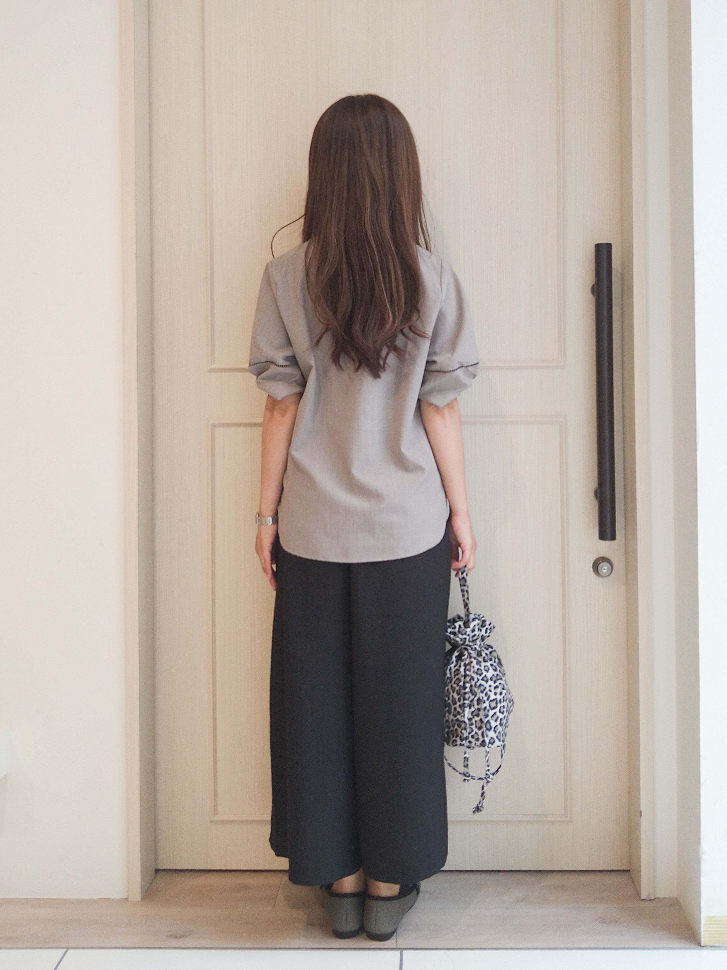 mi-saさんの「SHOO･LA･RUE｜【洗濯後しわになりにくい/インせずきまる】お袖のハシゴレースで涼やかに 麻調スキッパーブラウス」を使ったコーディネート