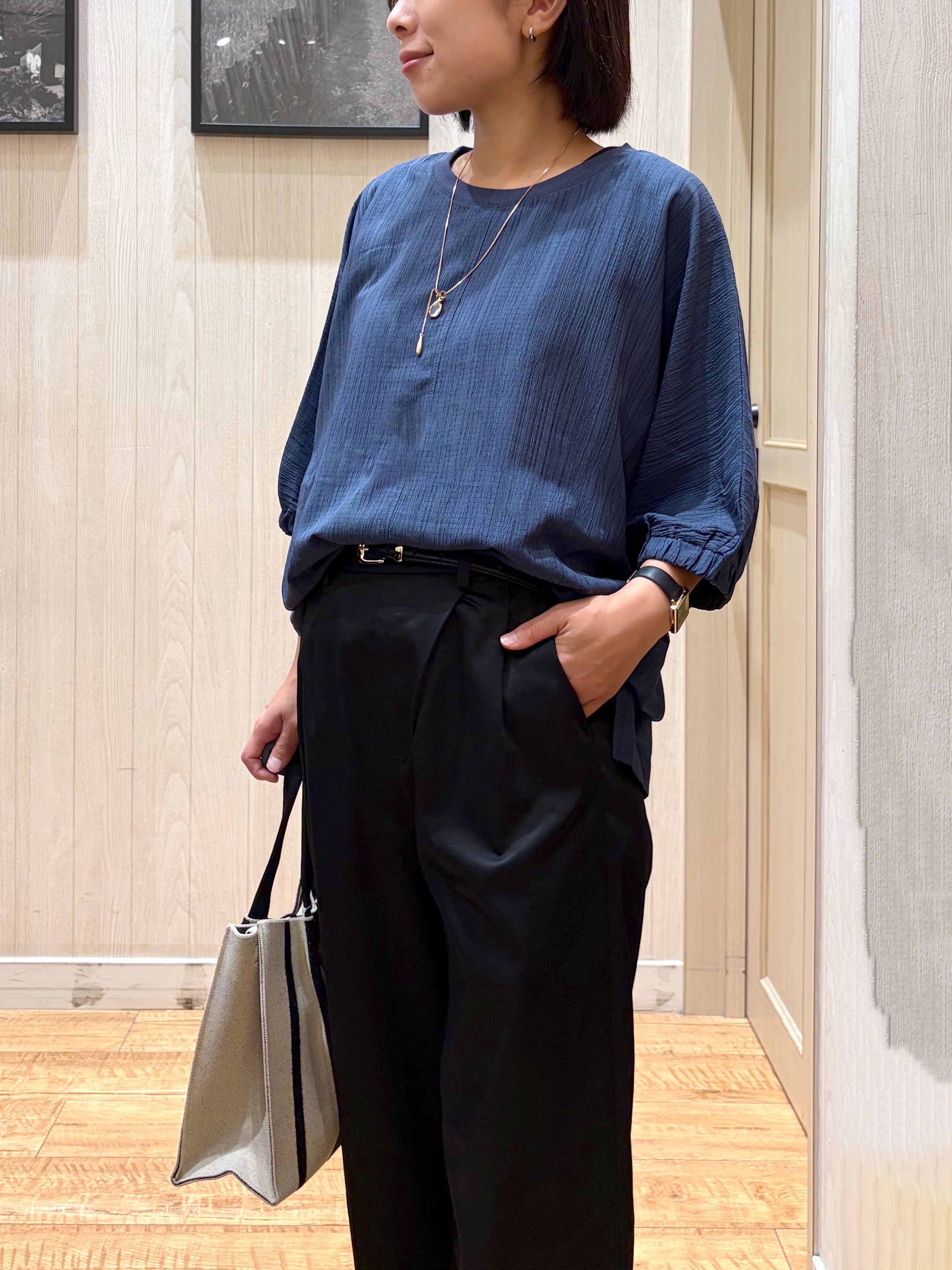 shirayuuuさんの「SHOO･LA･RUE｜【インせず着られる/洗濯後しわになりにくい】しぼしぼドルマンブラウス」を使ったコーディネート
