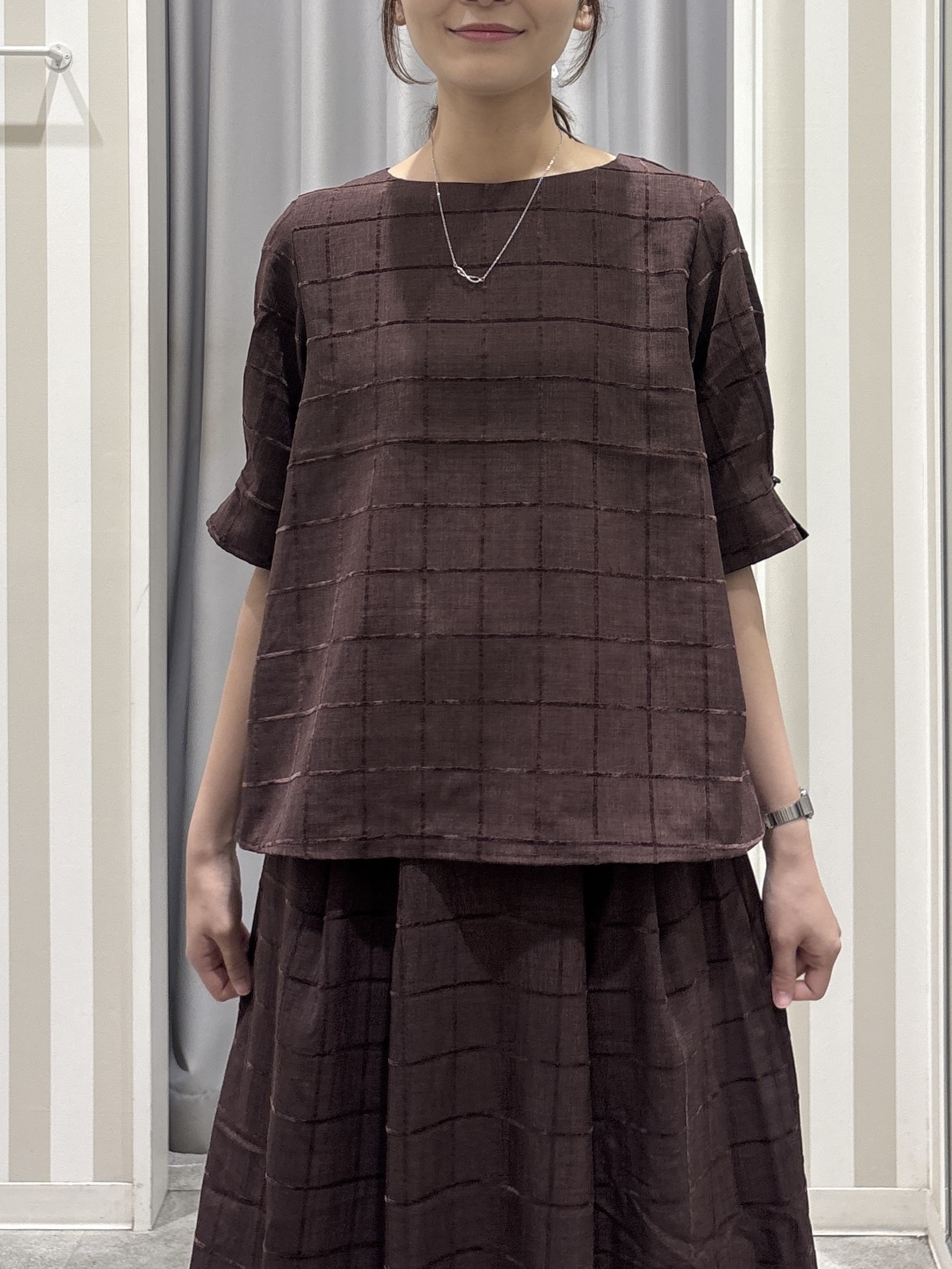 Rikaさんの「SHOO･LA･RUE｜【セットアップ可/S-LL】モールチェックで上品に タックスリーブ ブラウス」を使ったコーディネート
