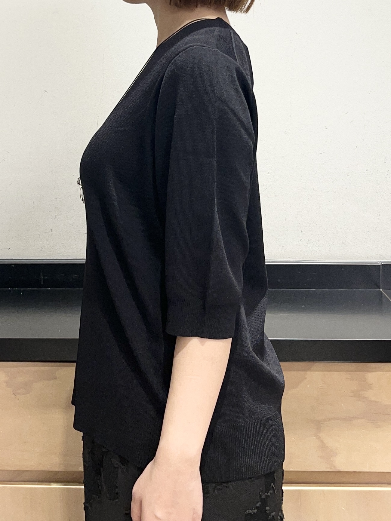 かのさんの「THE SHOP TK｜【ひんやり】すっきりVネック 6分袖ニット」を使ったコーディネート