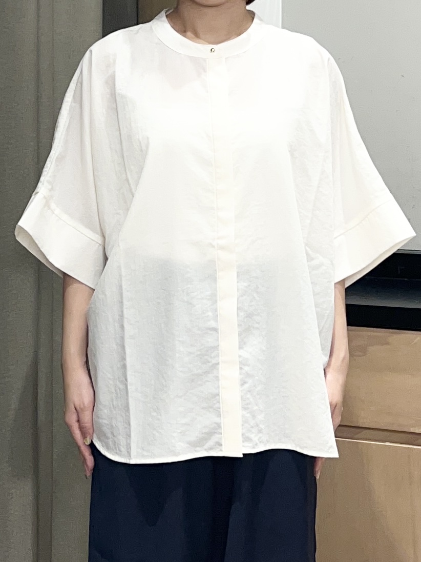 かのさんの「THE SHOP TK｜【高レビュー/体型カバー】さらっと快適 ドルマン5分袖ブラウス」を使ったコーディネート