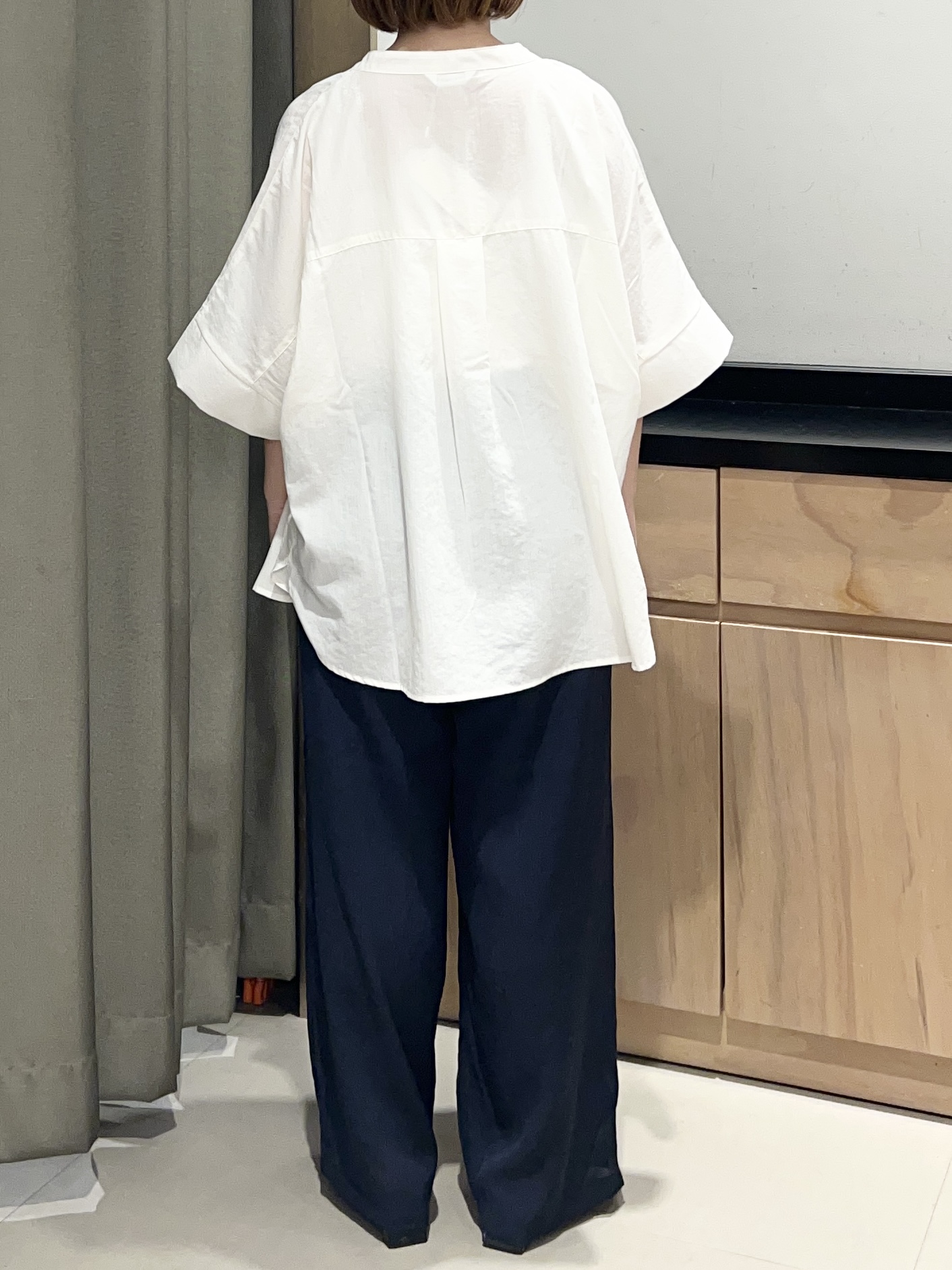 かのさんの「THE SHOP TK｜【高レビュー/体型カバー】さらっと快適 ドルマン5分袖ブラウス」を使ったコーディネート