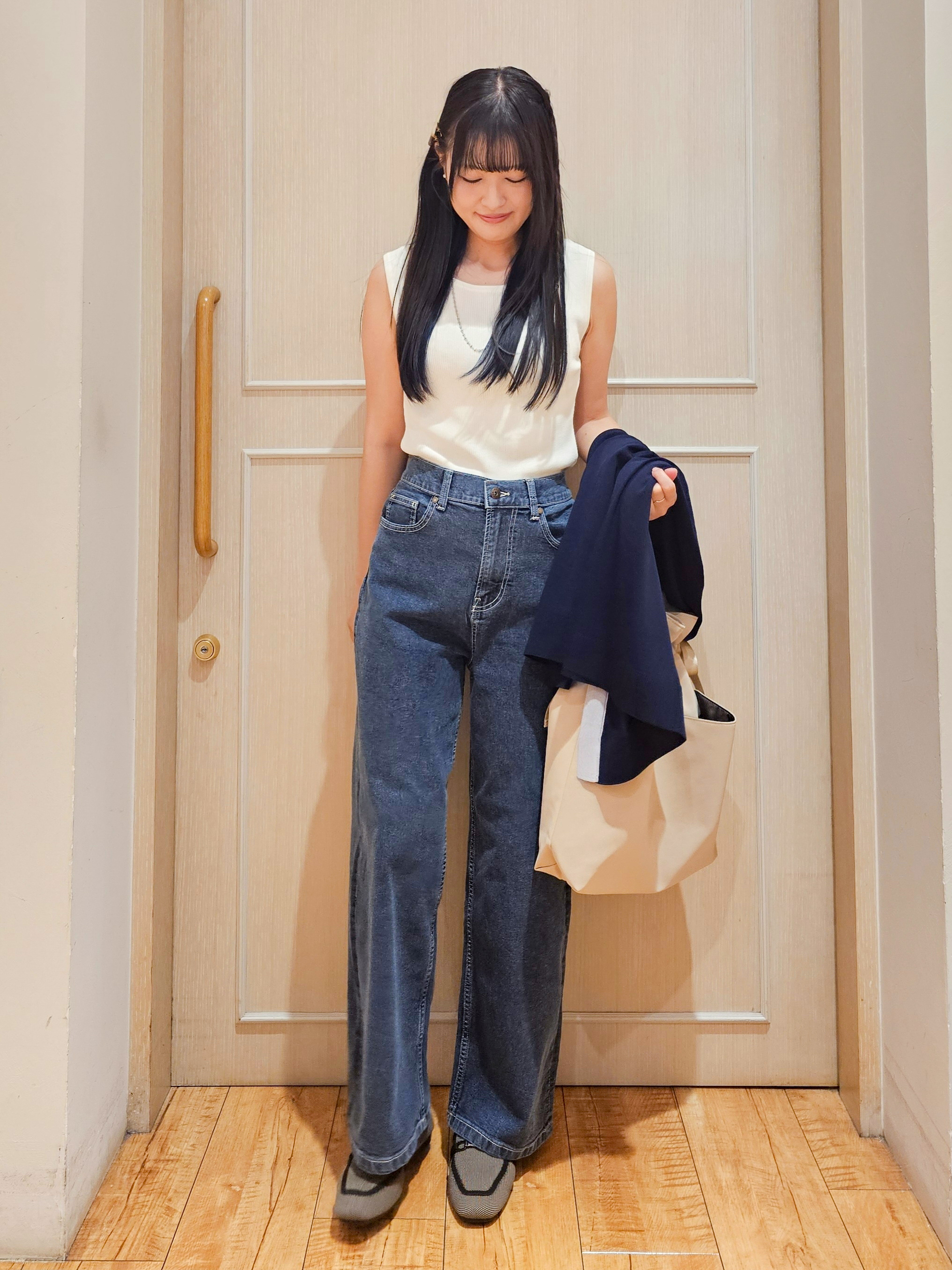 ゆゆさんの「SHOO･LA･RUE｜【お袖丈選べる/UV/毛玉になりにくい】配色デザインがポイント ひんやりボタンレスカーディガン」を使ったコーディネート