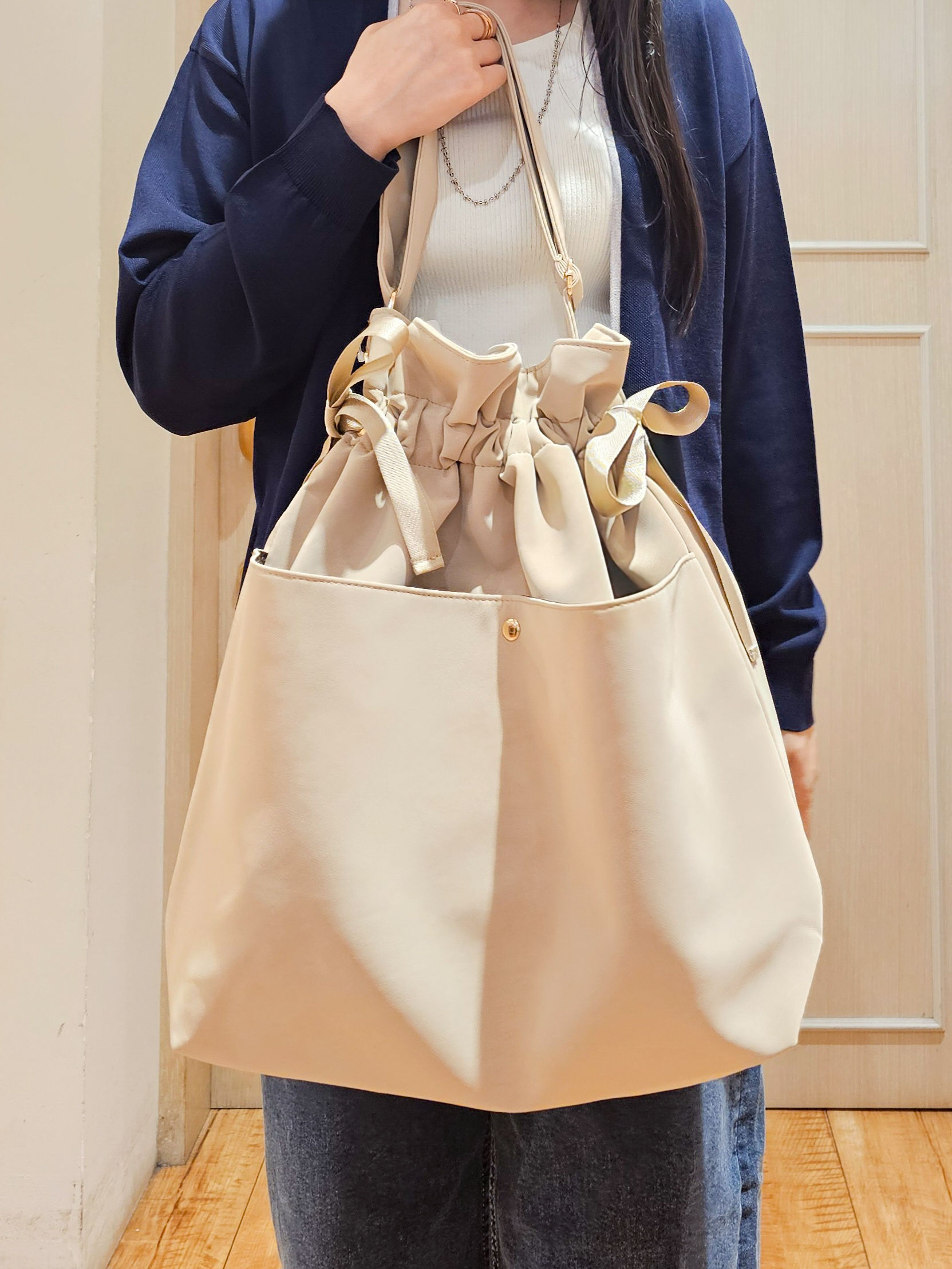 ゆゆさんの「SHOO･LA･RUE｜【お袖丈選べる/UV/毛玉になりにくい】配色デザインがポイント ひんやりボタンレスカーディガン」を使ったコーディネート