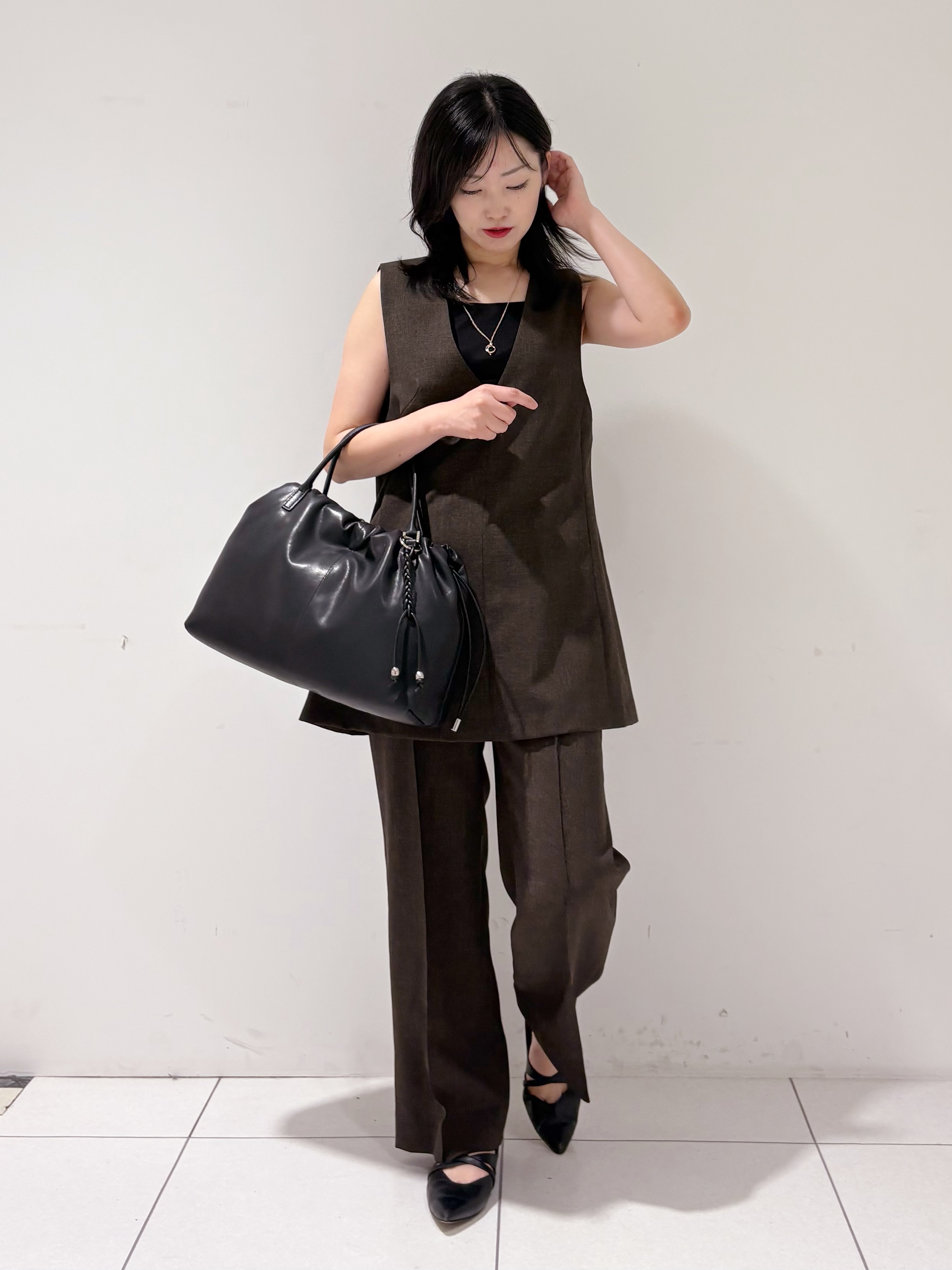 momokoさんの「INDIVI｜【洗える／前後2WAY】インナータンクトップ」を使ったコーディネート
