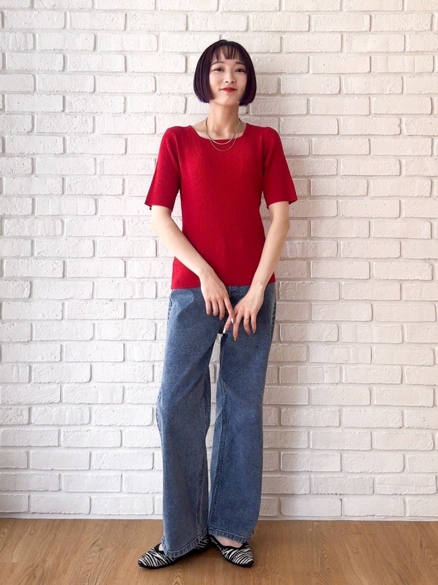 𝐜𝐡𝐢𝐤𝐚さんの「SHOO･LA･RUE｜【毛玉になりにくい/洗濯機可/S-LL】お顔まわりをシャープに。5分袖スクエアトップス」を使ったコーディネート