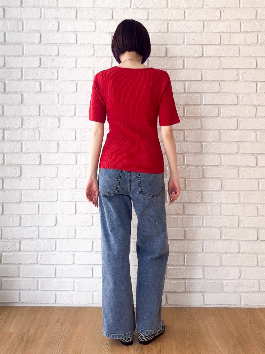 𝐜𝐡𝐢𝐤𝐚さんの「SHOO･LA･RUE｜【毛玉になりにくい/洗濯機可/S-LL】お顔まわりをシャープに。5分袖スクエアトップス」を使ったコーディネート