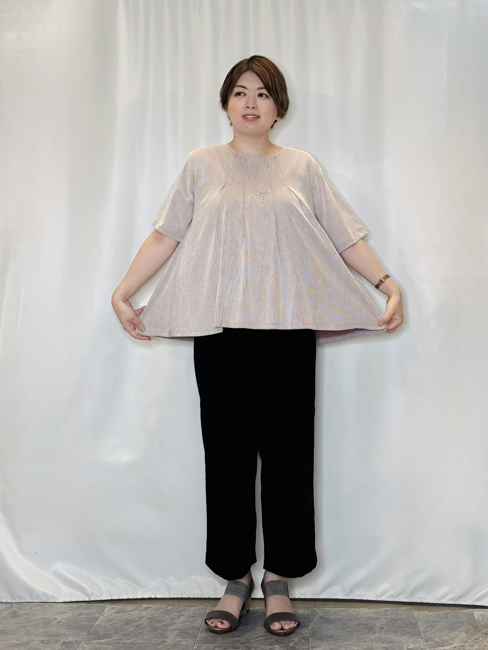 たみさんの「SHOO･LA･RUE｜【洗濯機可/S-LL】インせずすっきり見え ストライプ柄タックトップス」を使ったコーディネート