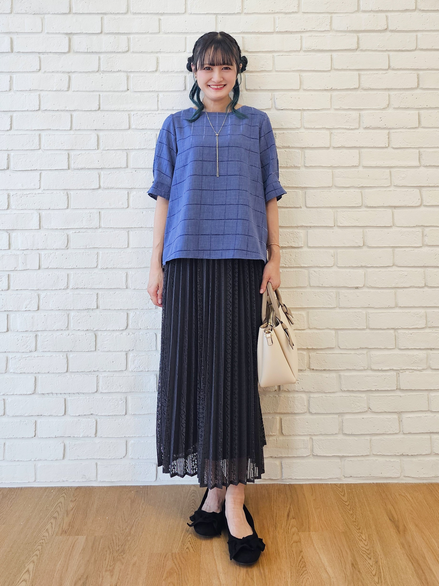 ゆゆさんの「SHOO･LA･RUE｜【セットアップ可/S-LL】モールチェックで上品に タックスリーブ ブラウス」を使ったコーディネート