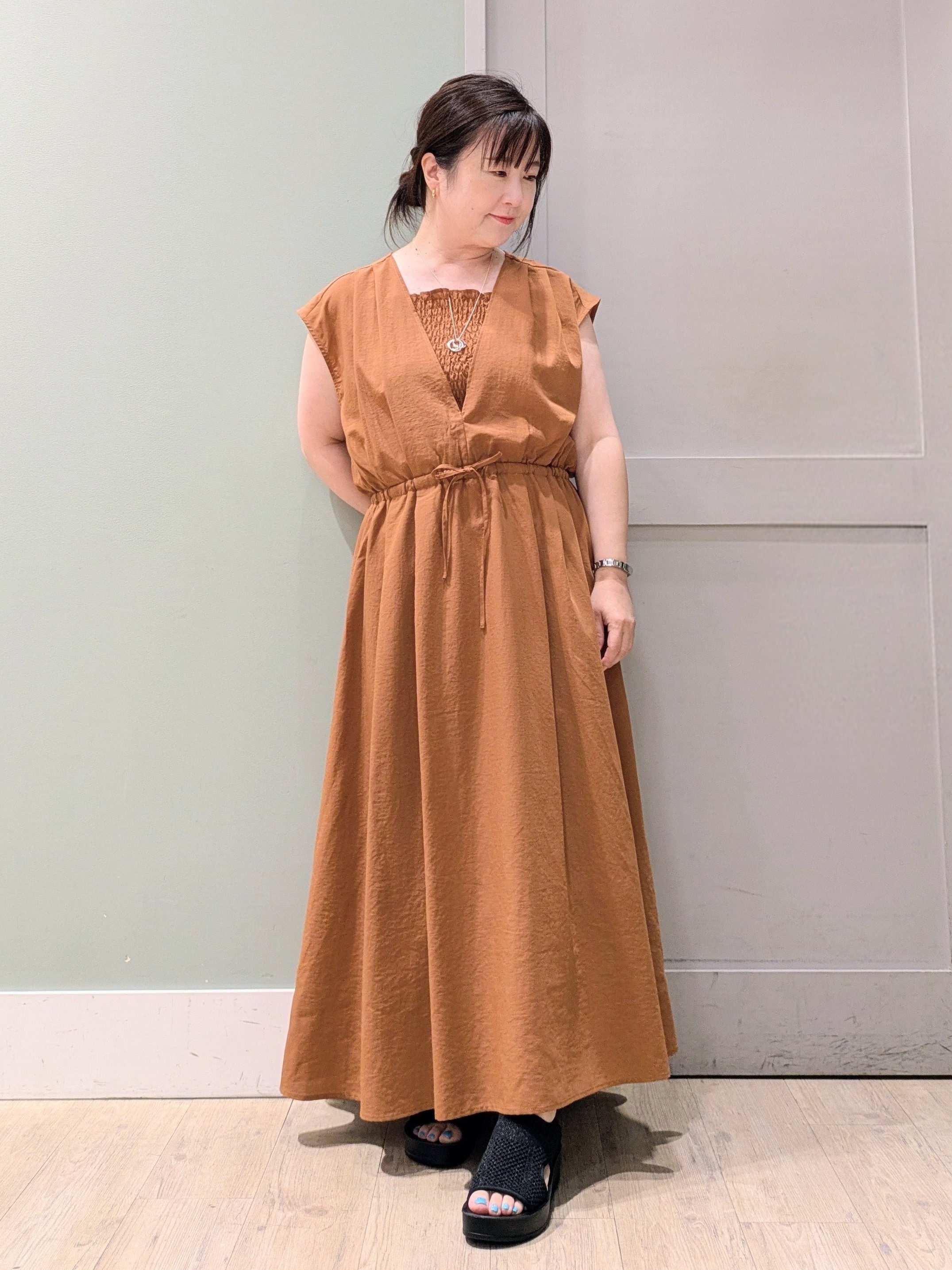 チグ♪さんの「grove｜シアーシャツカーディガン」を使ったコーディネート