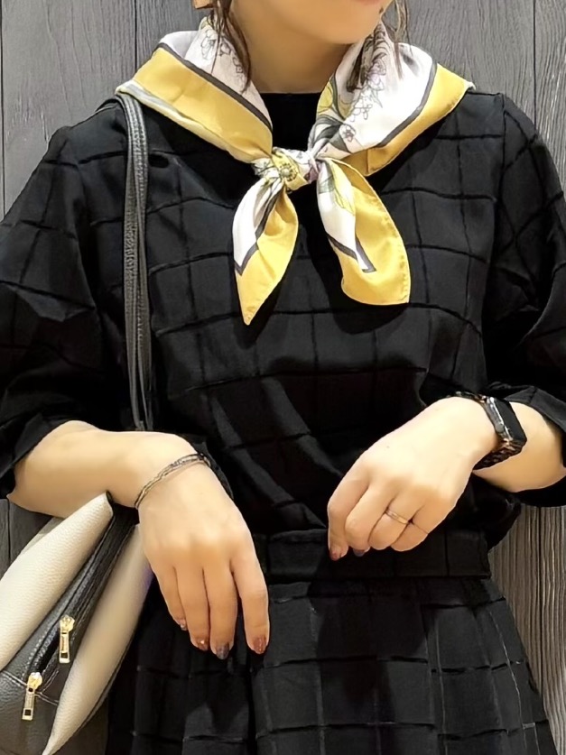 meiさんの「SHOO･LA･RUE｜【セットアップ可/S-LL】モールチェックで上品に タックスリーブ ブラウス」を使ったコーディネート