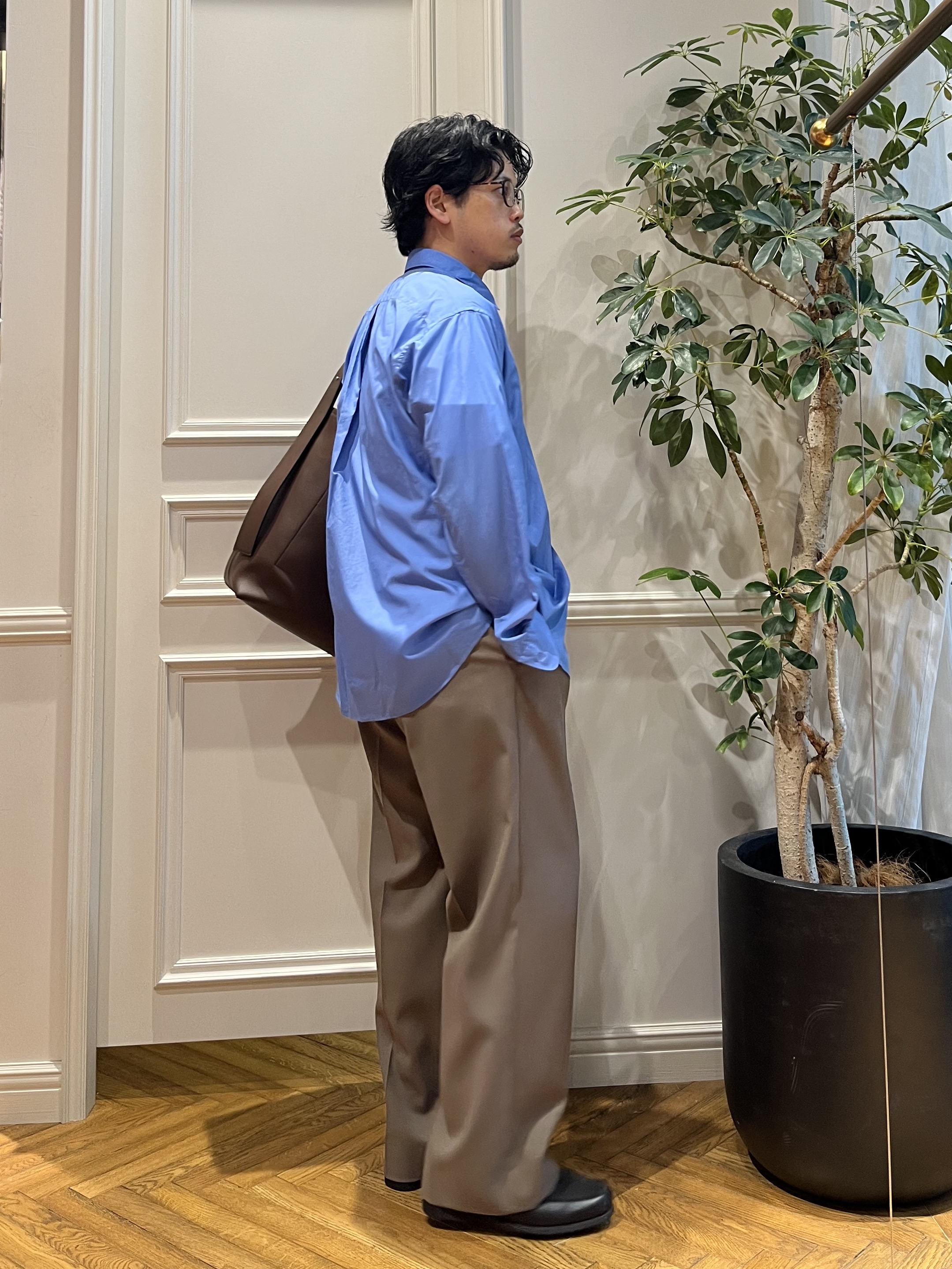 Tokuさんの「DRESSTERIOR｜【ウォッシャブル】サイドゴア ワンタックワイドパンツ」を使ったコーディネート
