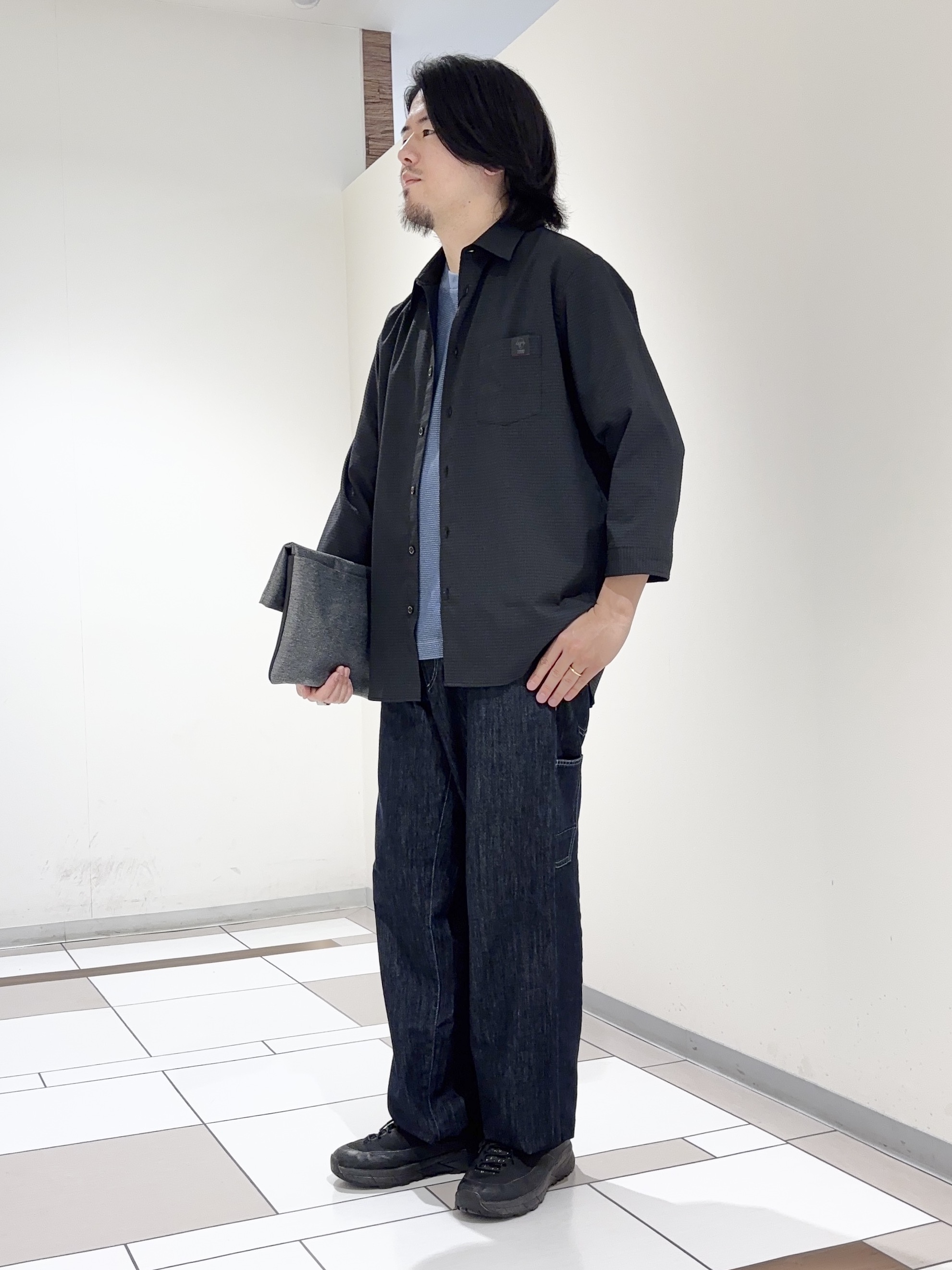 及川さんの「TAKEO KIKUCHI｜【日本製】DotAir（R）サッカー7分袖シャツ」を使ったコーディネート