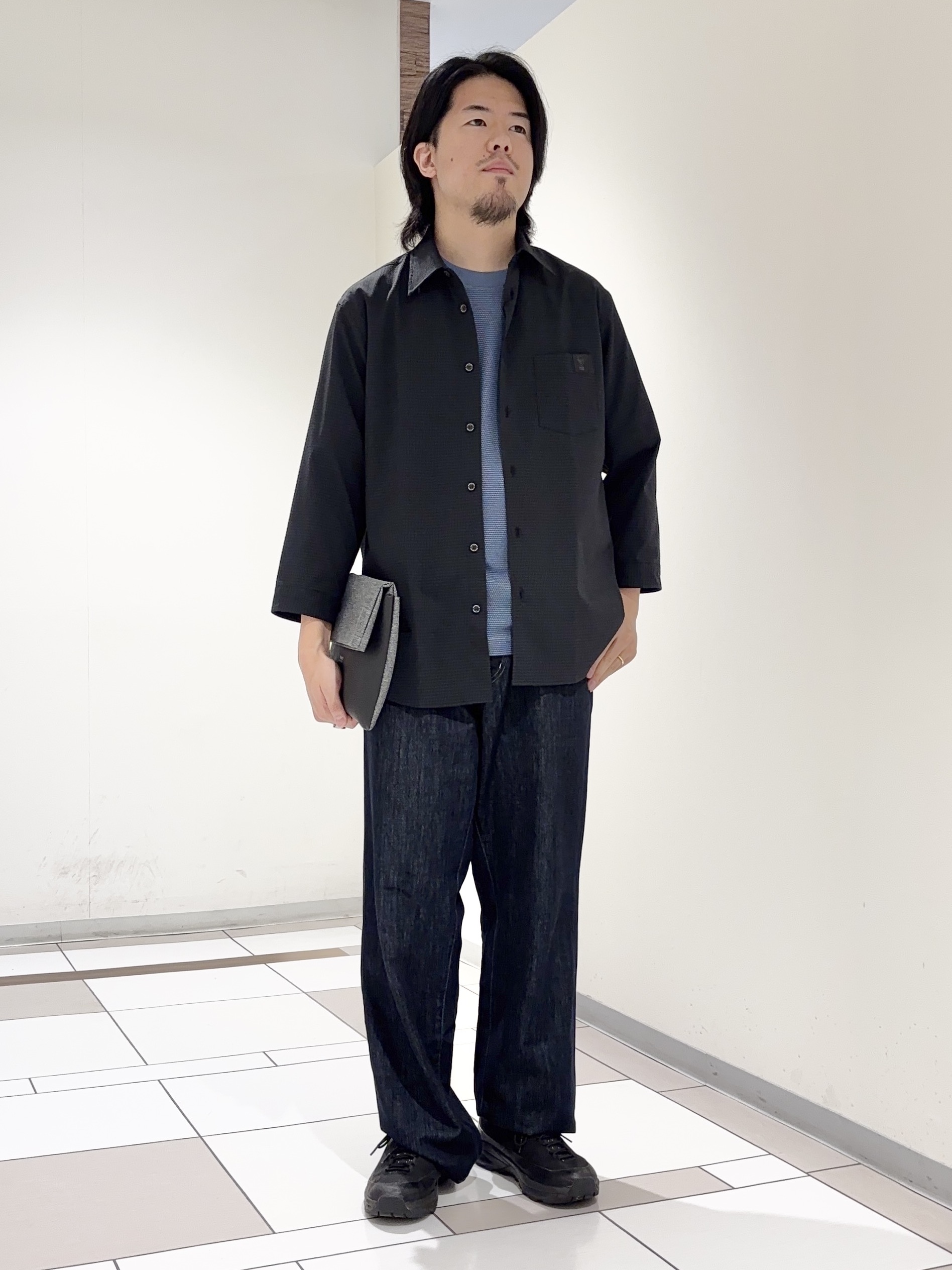 及川さんの「TAKEO KIKUCHI｜【日本製】DotAir（R）サッカー7分袖シャツ」を使ったコーディネート