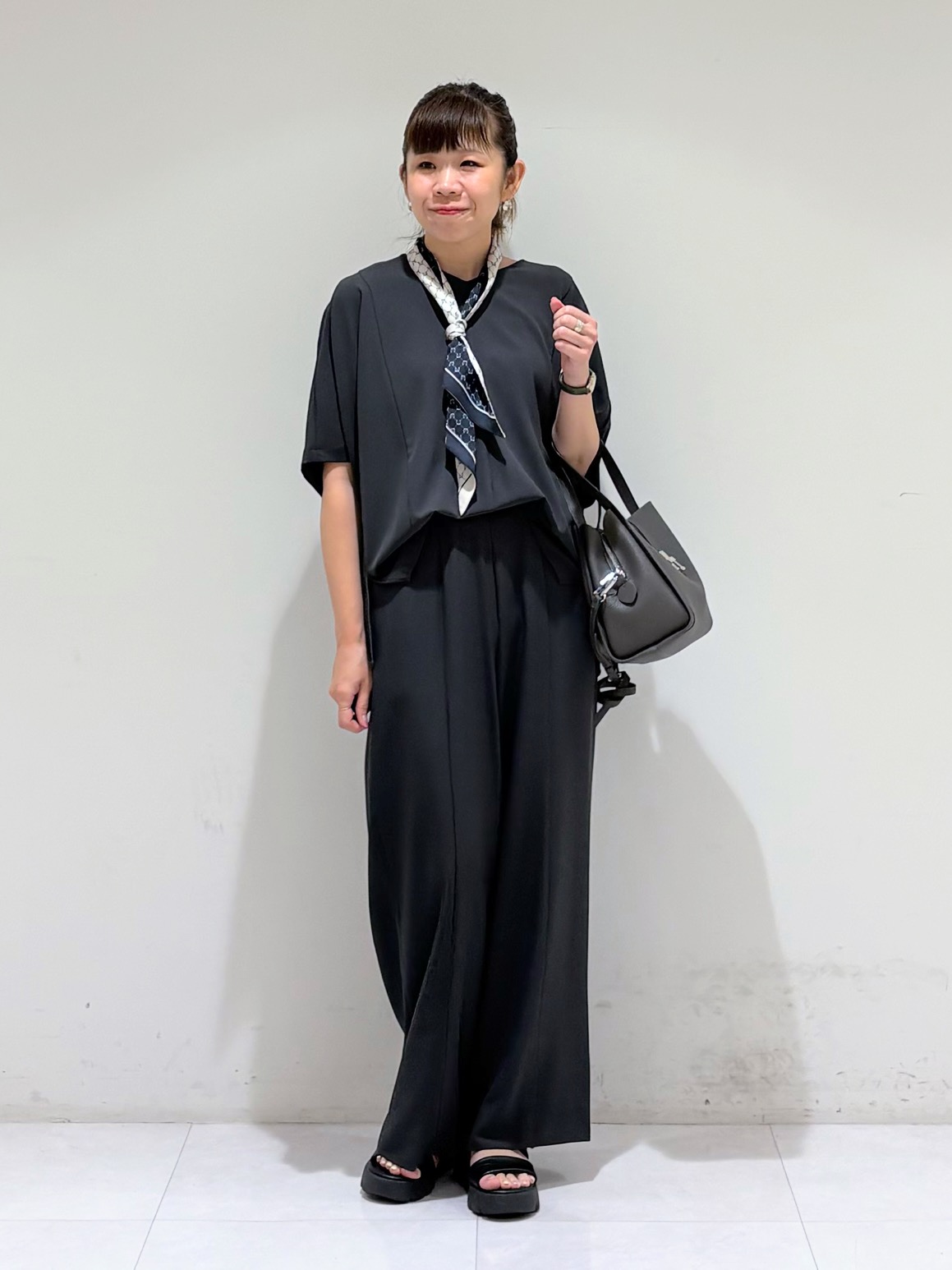 tsuyuさんの「INDIVI｜【2柄展開】柄デザインスカーフ」を使ったコーディネート