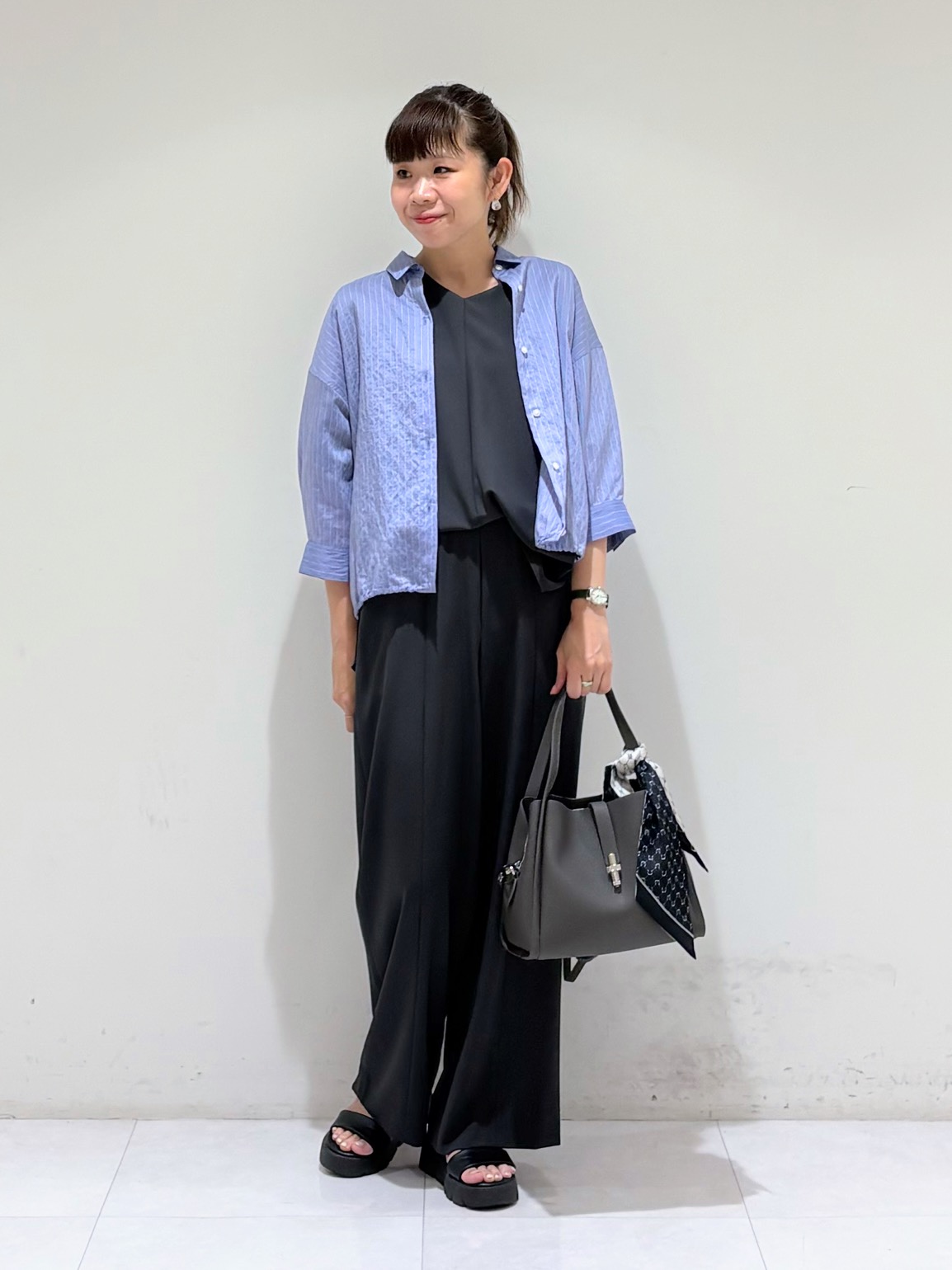 tsuyuさんの「INDIVI｜【2柄展開】柄デザインスカーフ」を使ったコーディネート
