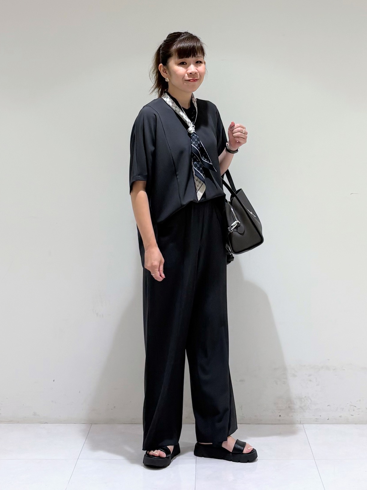 tsuyuさんの「INDIVI｜【2柄展開】柄デザインスカーフ」を使ったコーディネート