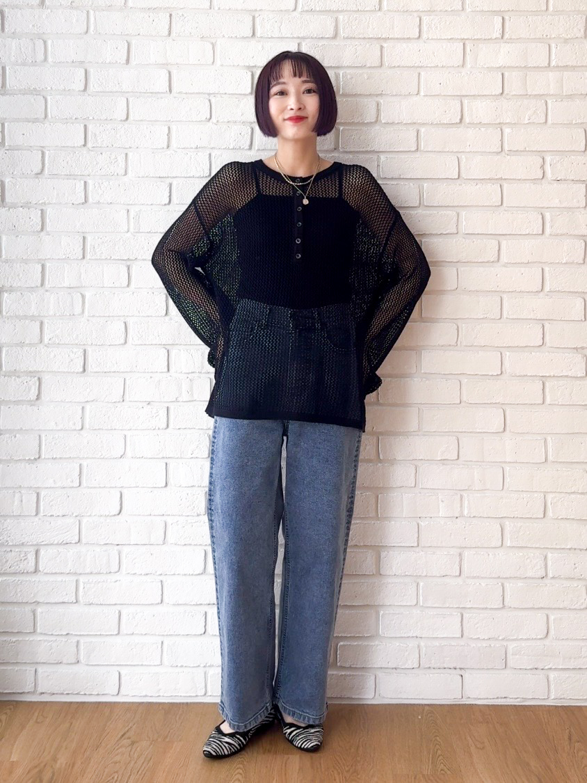 𝐜𝐡𝐢𝐤𝐚さんの「SHOO･LA･RUE｜【2点セット/洗濯機可/S-LL】ヘンリーネックメッシュニット+タンクトップセット」を使ったコーディネート