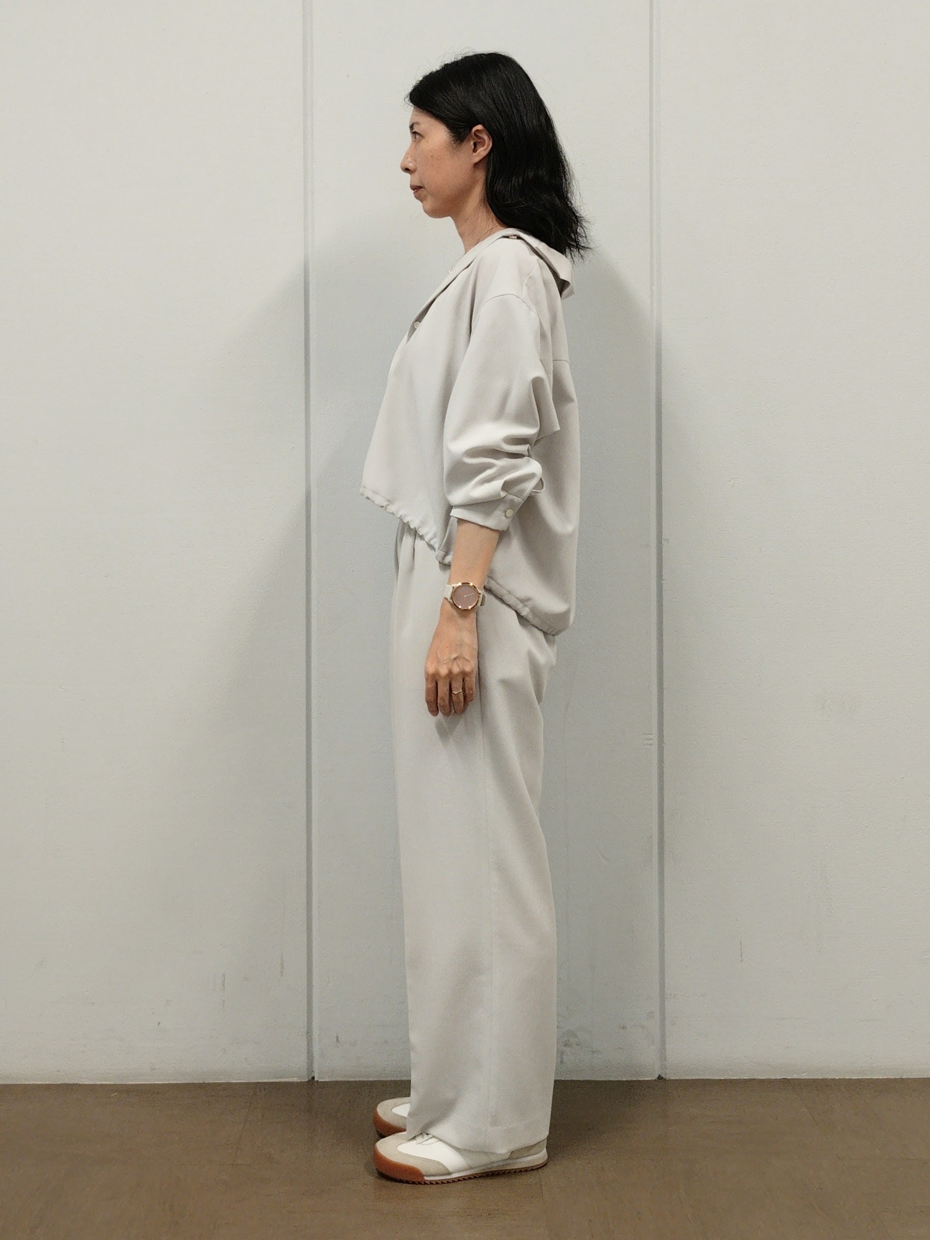 OHNUMAさんの「UNTITLED｜【秋羽織り/セットアップ可/UVカット】エアリークールドロストシャツ」を使ったコーディネート