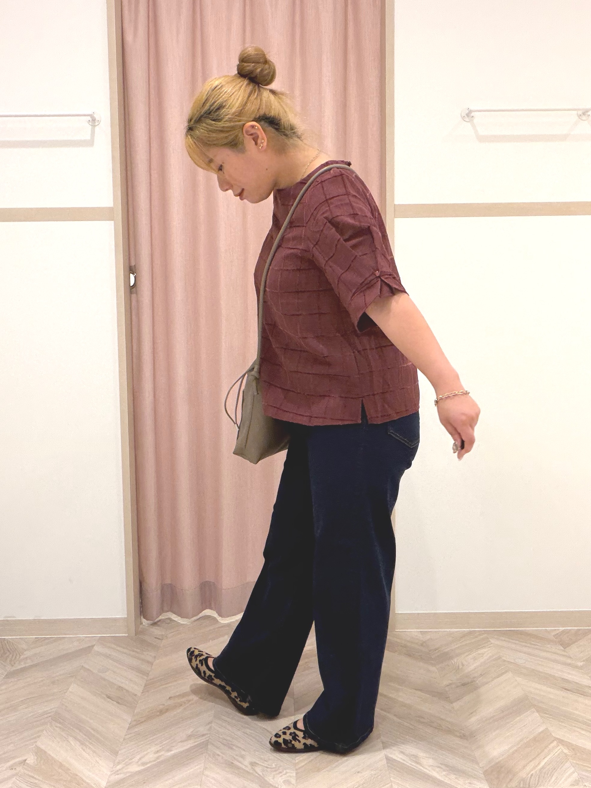 まちゃんなちゃんさんの「SHOO･LA･RUE｜【セットアップ可/S-LL】夏でも感じられる秋気分 モールチェックタックスリーブ ブラウス」を使ったコーディネート