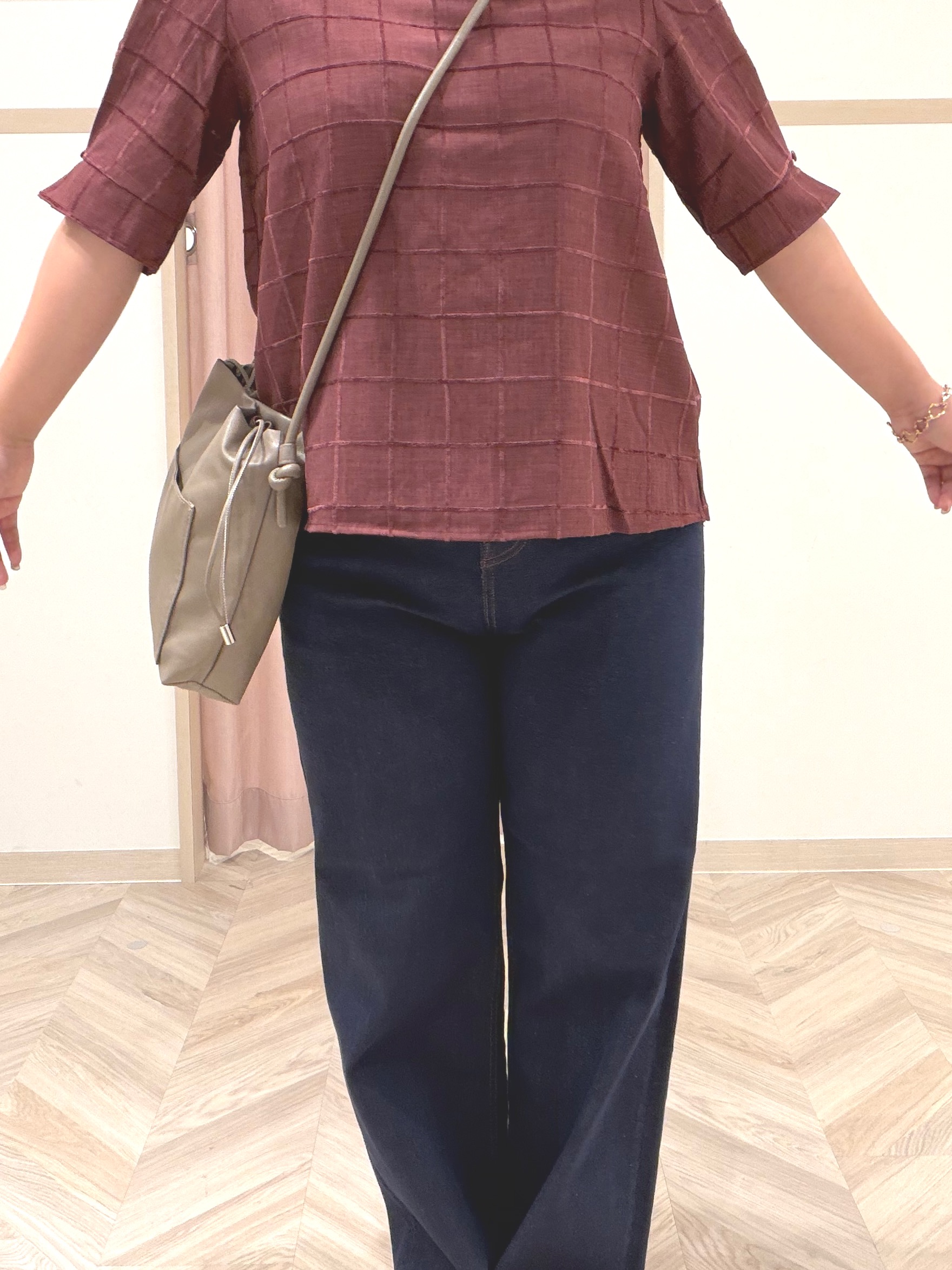 まちゃんなちゃんさんの「SHOO･LA･RUE｜【セットアップ可/S-LL】夏でも感じられる秋気分 モールチェックタックスリーブ ブラウス」を使ったコーディネート