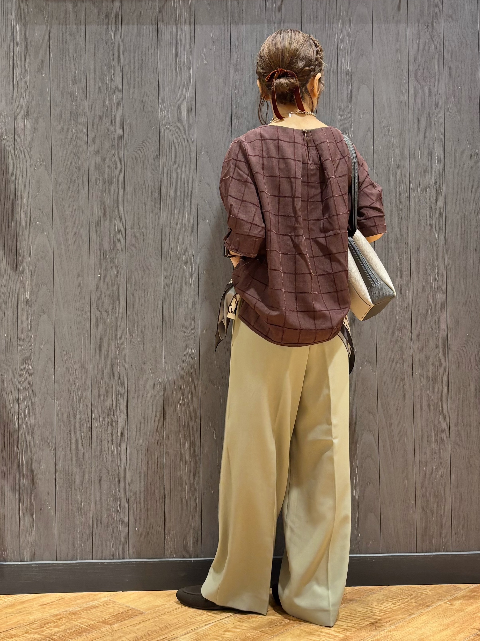 meiさんの「SHOO･LA･RUE｜【セットアップ可/S-LL】モールチェックで上品に タックスリーブ ブラウス」を使ったコーディネート