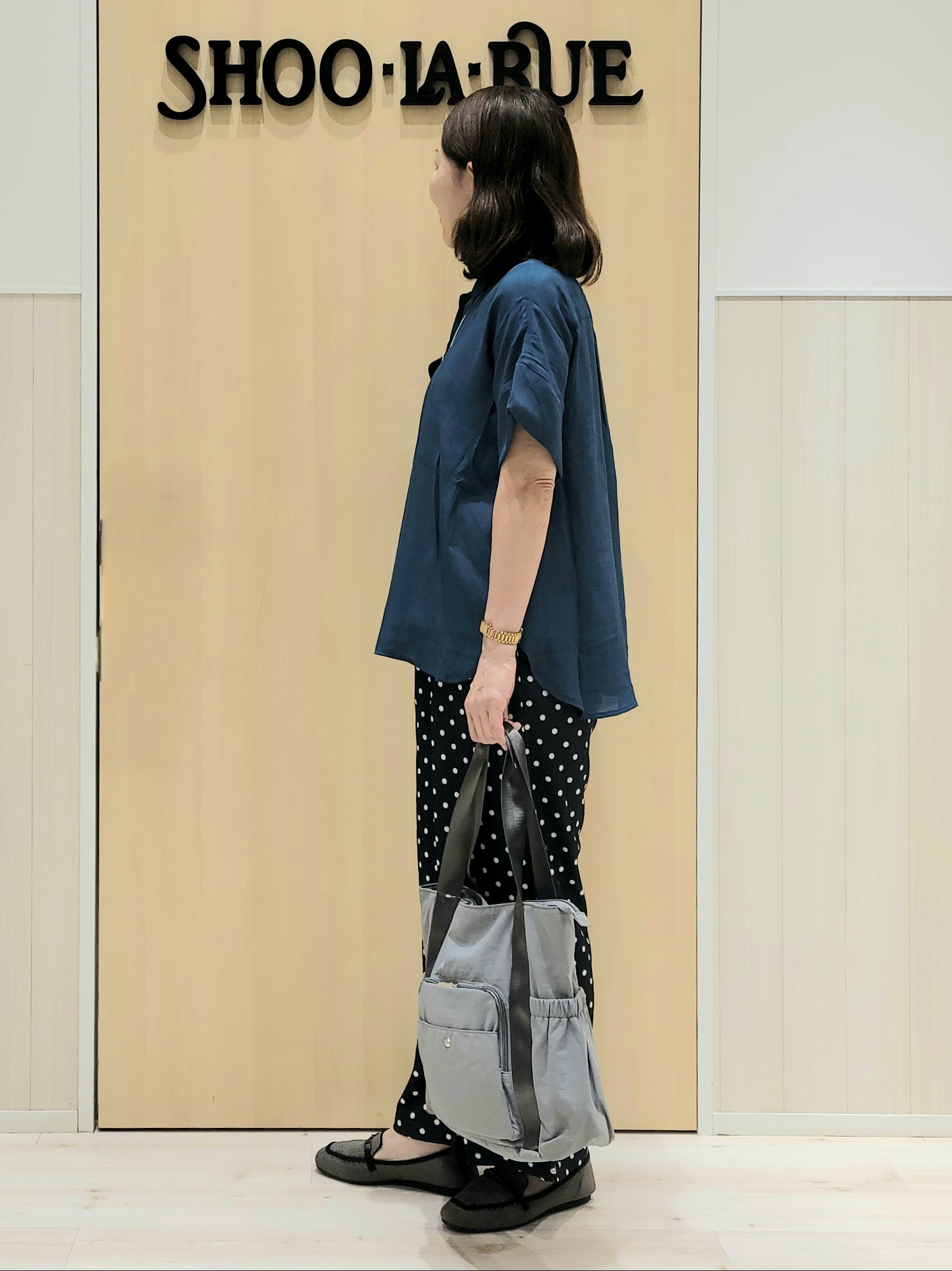 ユウさんの「SHOO･LA･RUE｜【2点セット/S-LL/洗濯機可】時短でコーデ決まる スラブスキッパーシャツ＋タンクトップ」を使ったコーディネート
