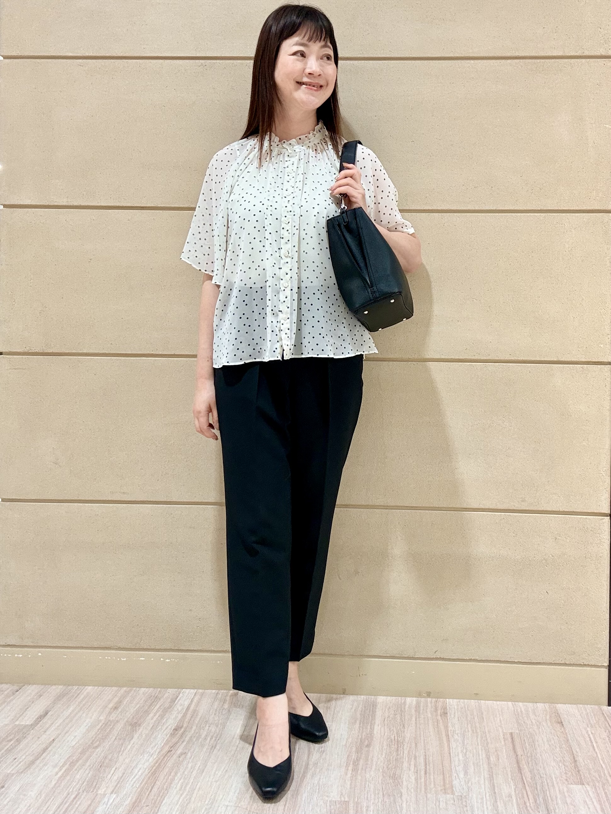 Marさんの「Reflect｜【セットアップ／手洗い可】ドット柄シアーブラウス」を使ったコーディネート