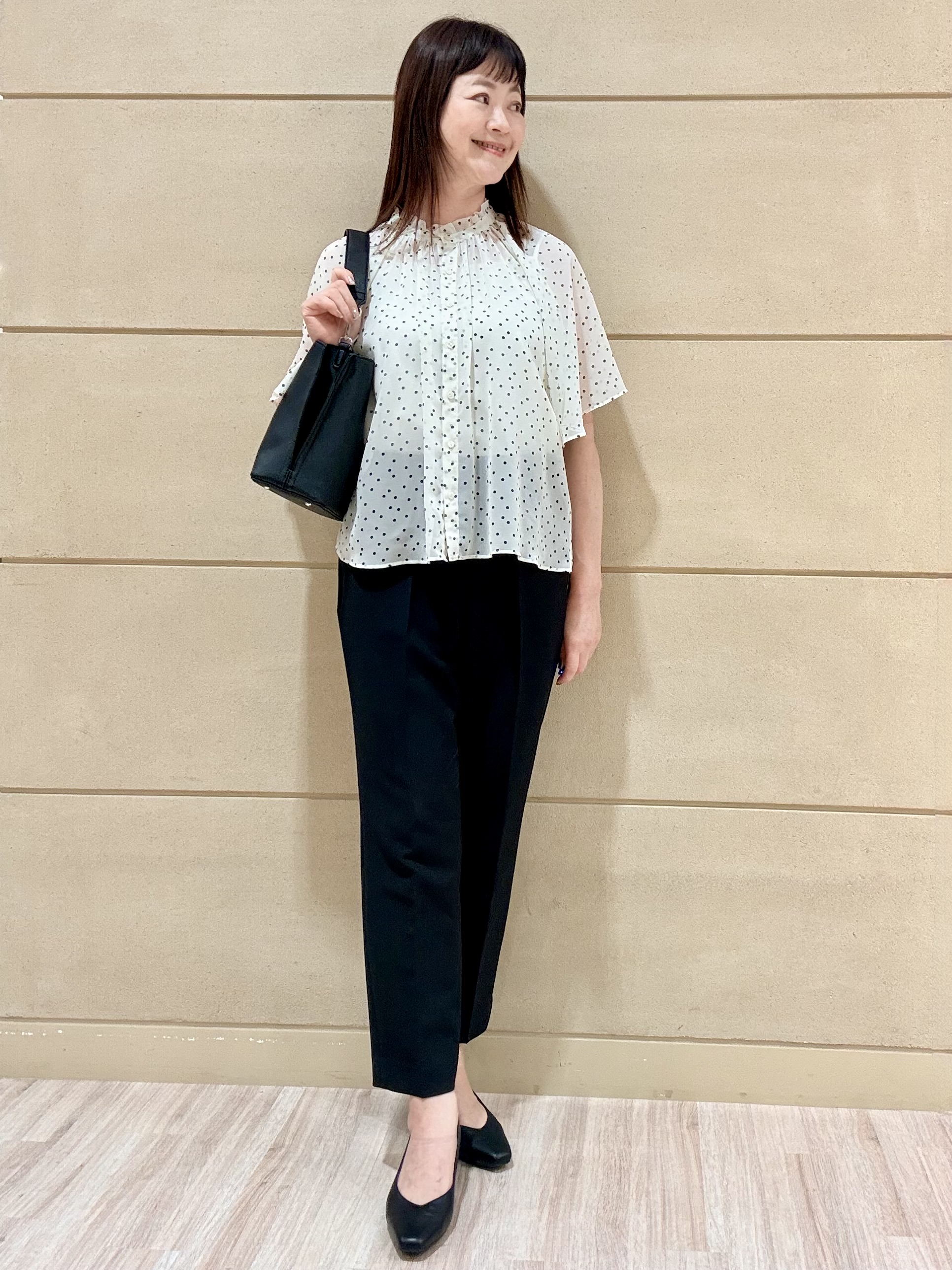 Marさんの「Reflect｜【セットアップ／手洗い可】ドット柄シアーブラウス」を使ったコーディネート