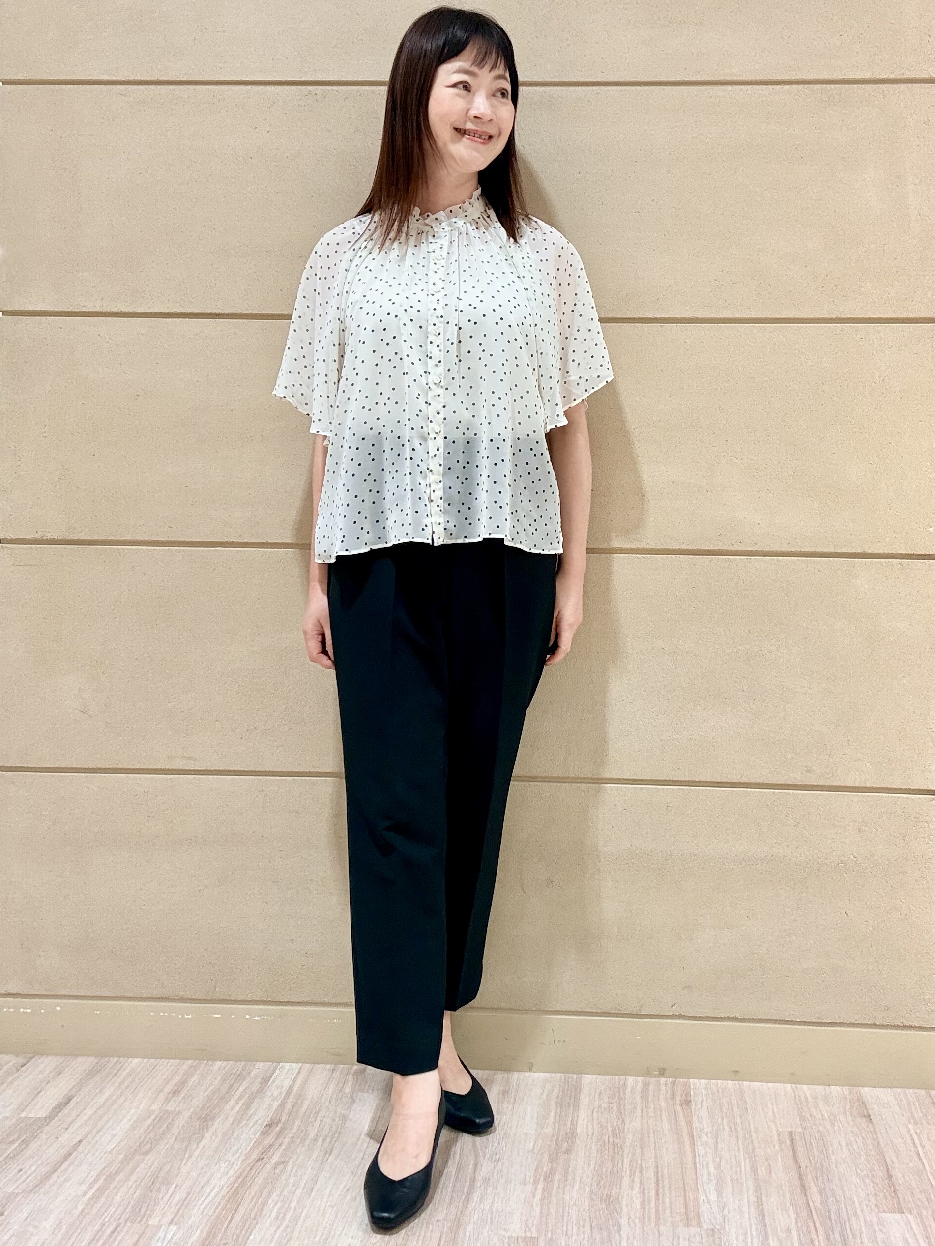 Marさんの「Reflect｜【セットアップ／手洗い可】ドット柄シアーブラウス」を使ったコーディネート