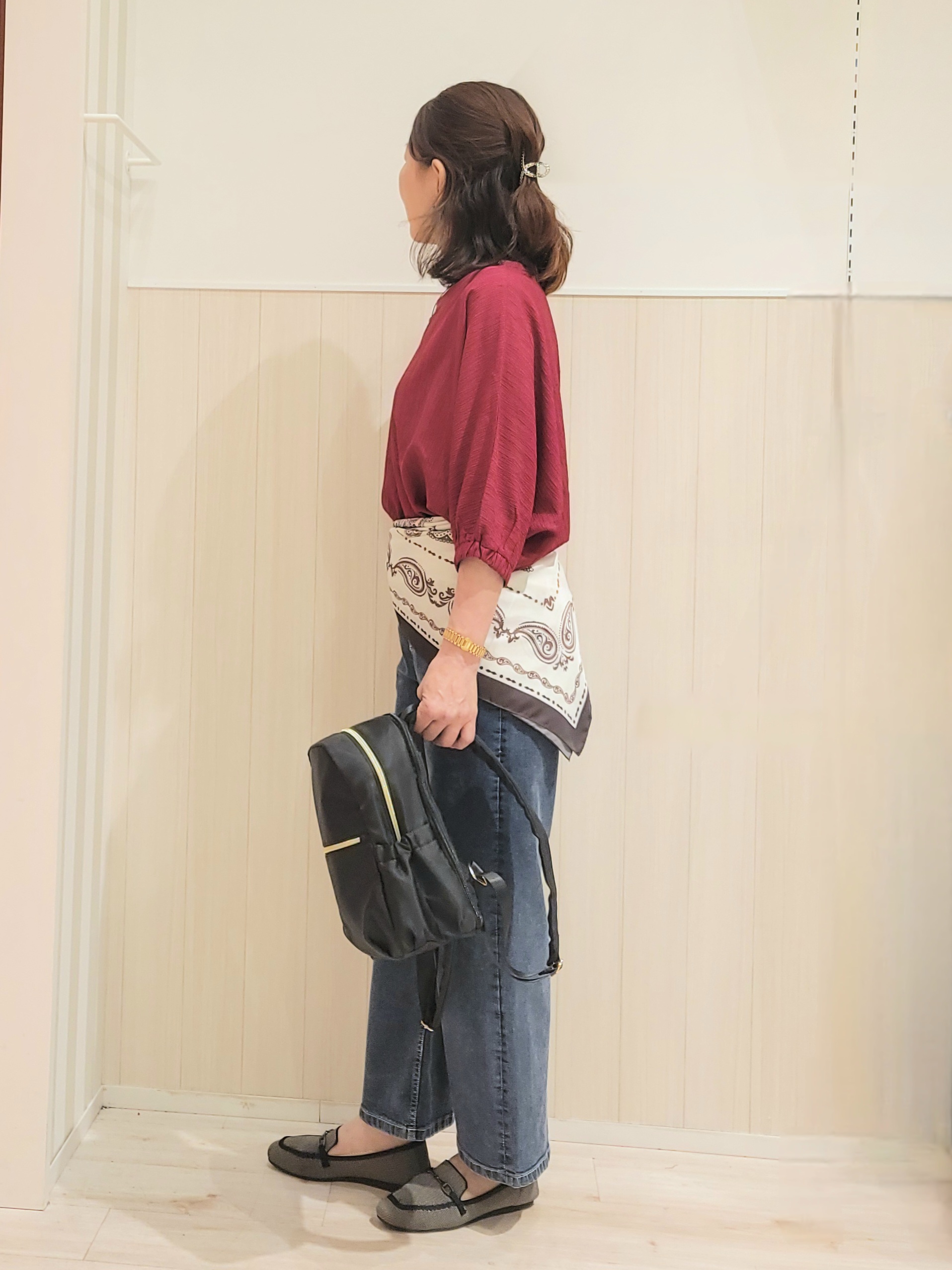 ユウさんの「SHOO･LA･RUE｜【インせず着られる/洗濯後しわになりにくい】しぼしぼドルマンブラウス」を使ったコーディネート