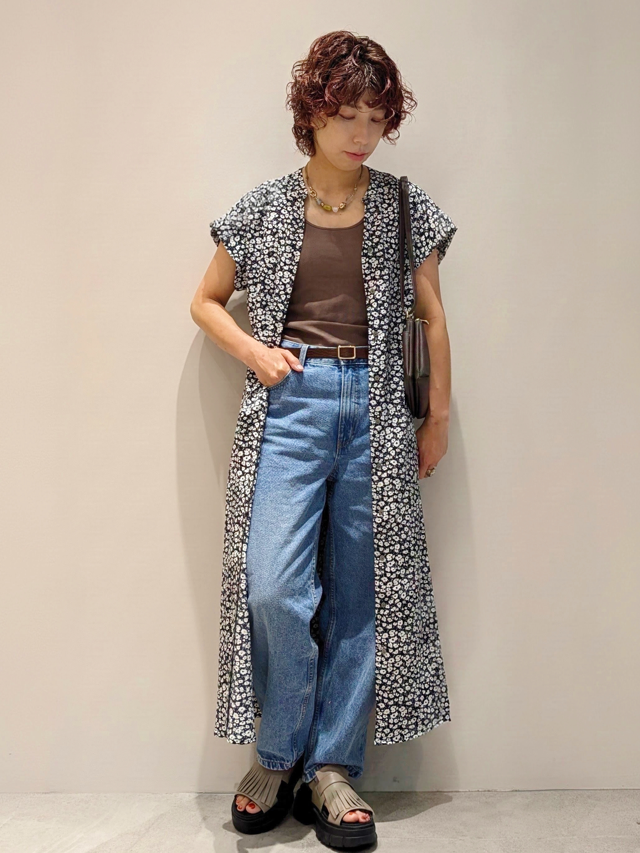 4410さんの「OPAQUE.CLIP｜小花柄スキッパーワンピース【洗濯機OK】」を使ったコーディネート