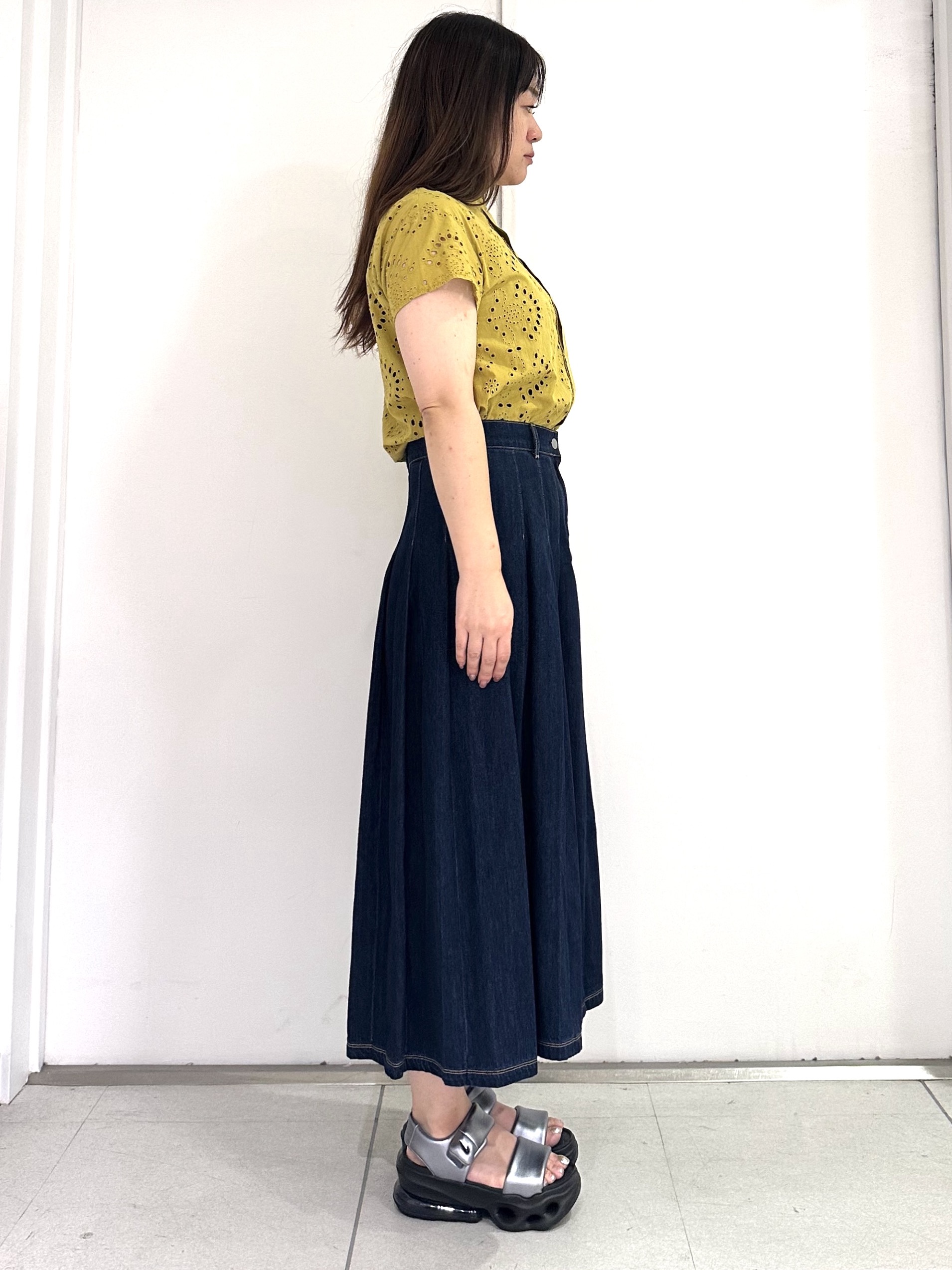 miさんの「Reflect｜【通勤◎】カットワーク刺繍レース シャツブラウス」を使ったコーディネート