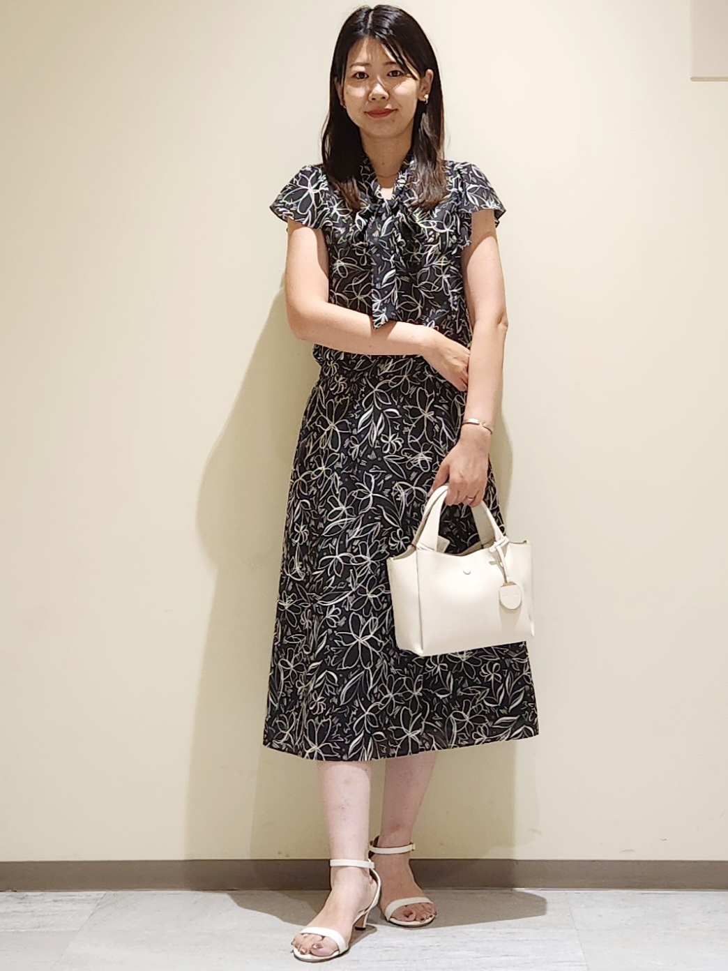 yukaさんの「COUP DE CHANCE｜【手洗い可／日本製】フラワーリボンブラウス」を使ったコーディネート
