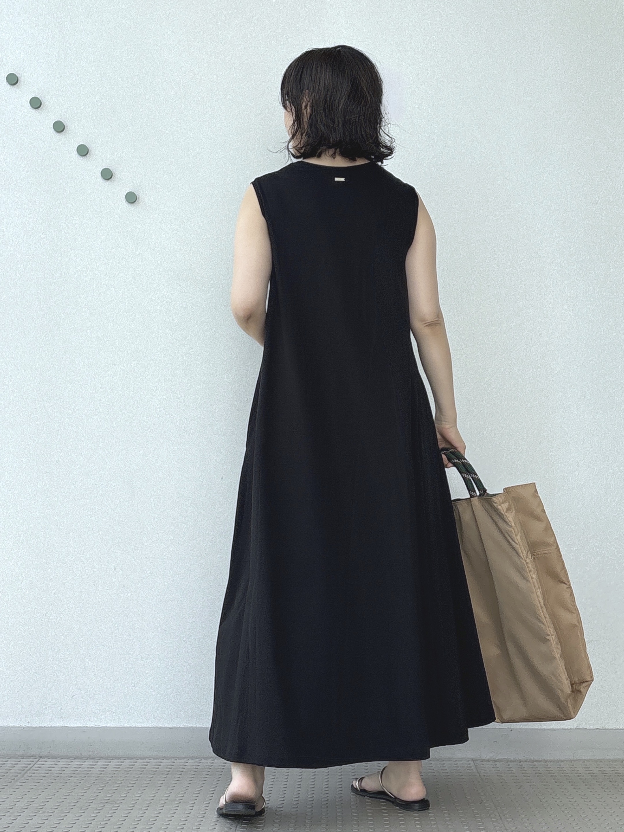 kawamuraさんの「DRESSTERIOR｜【接触冷感／抗菌防臭／消臭/ウォッシャブル】アイスクリアコットン フレンチスリーブワンピース」を使ったコーディネート