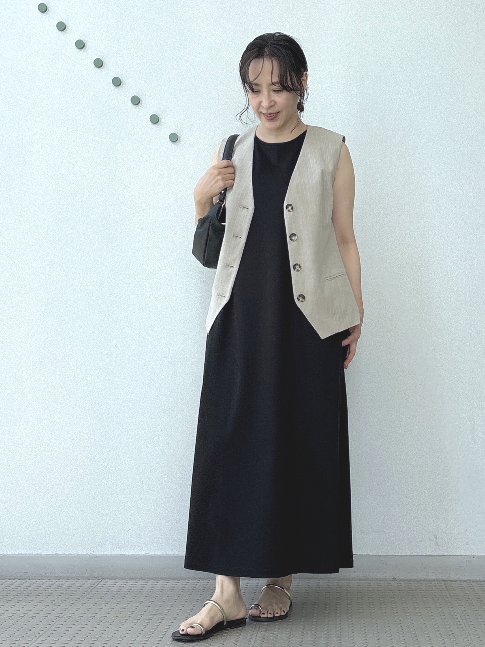 kawamuraさんの「DRESSTERIOR｜【接触冷感／抗菌防臭／消臭/ウォッシャブル】アイスクリアコットン フレンチスリーブワンピース」を使ったコーディネート