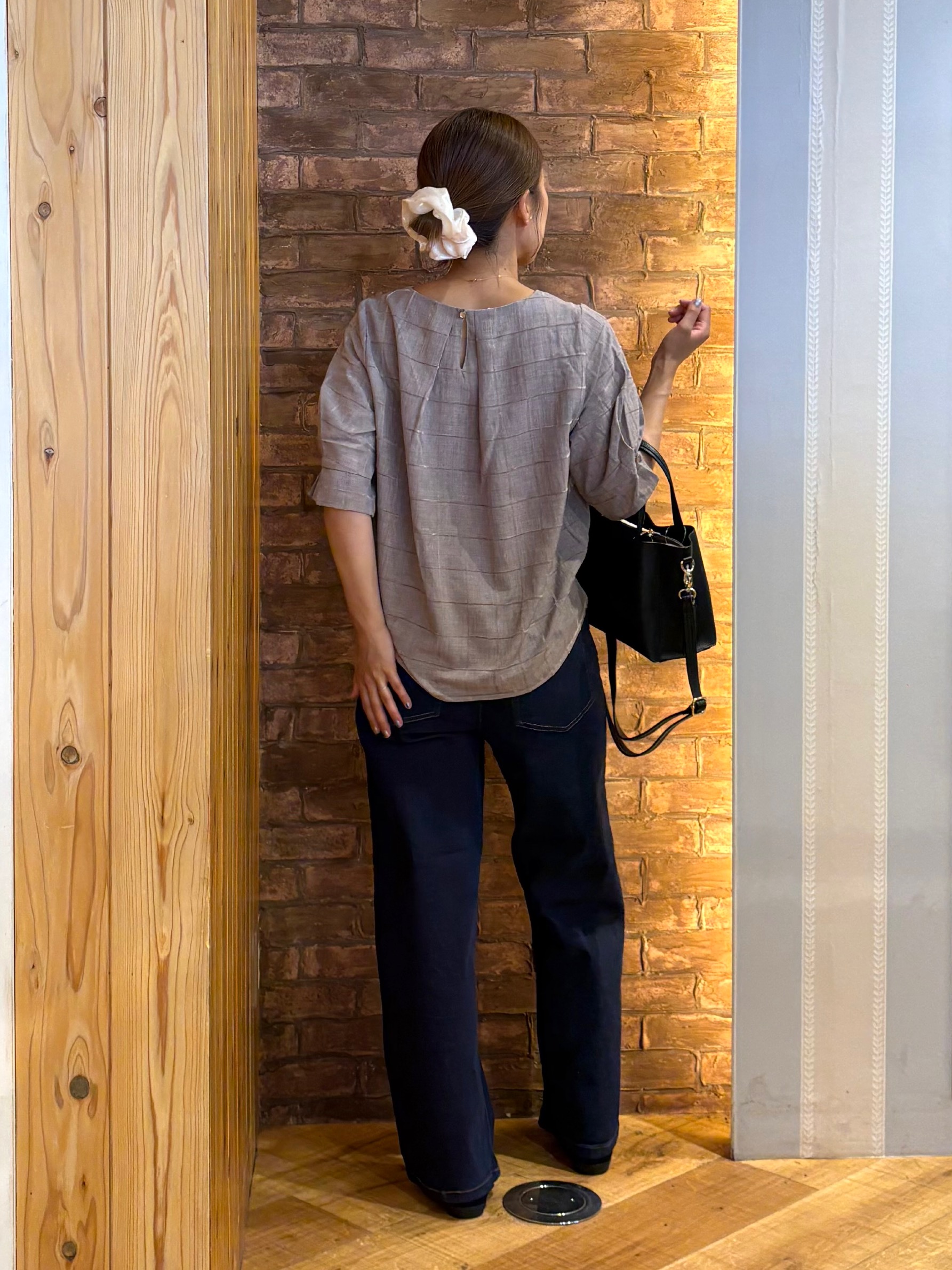 mieさんの「SHOO･LA･RUE｜【セットアップ可/S-LL】モールチェックで上品に タックスリーブ ブラウス」を使ったコーディネート