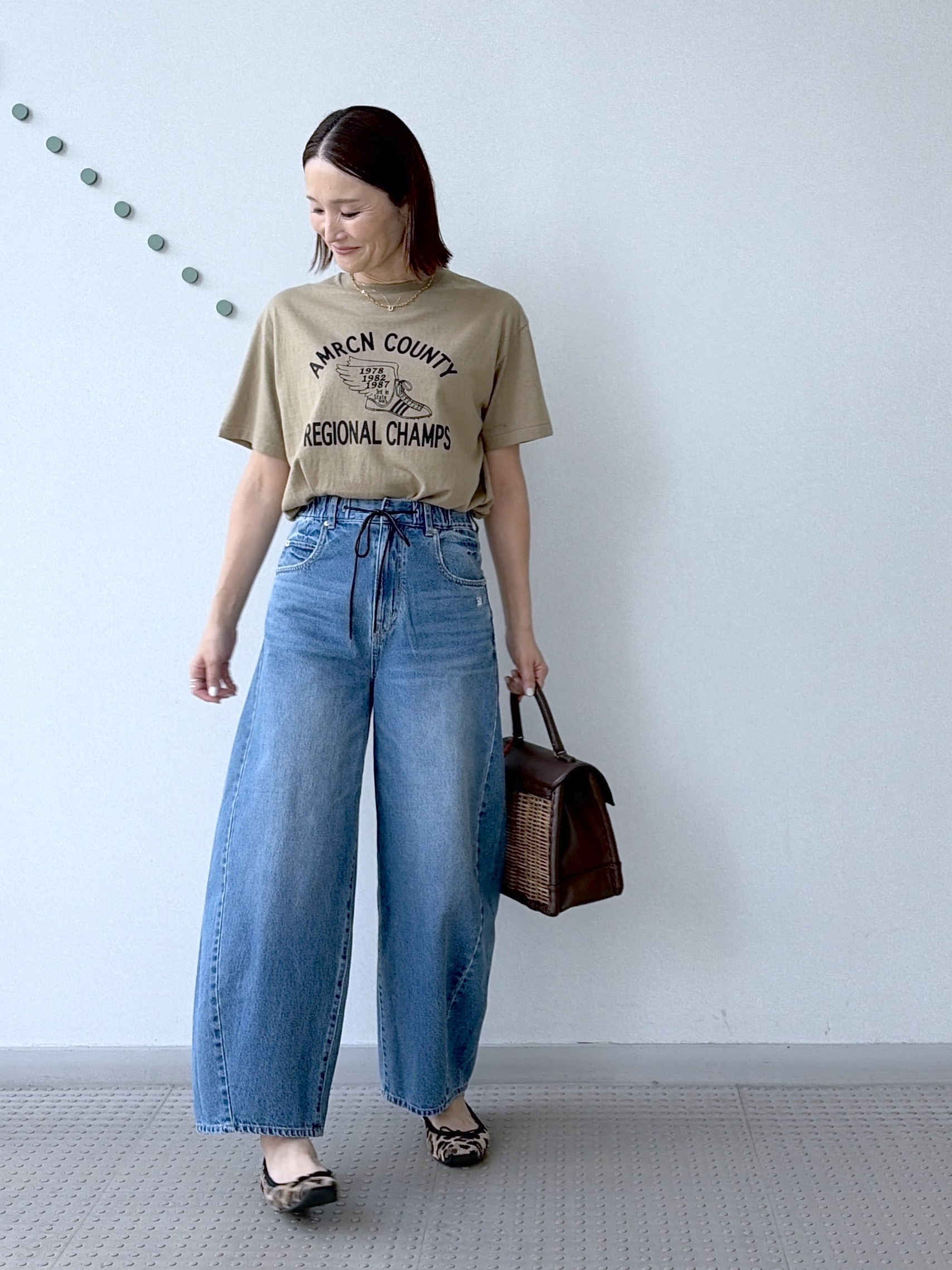 yoshikadoさんの「DRESSTERIOR｜◆Americana（アメリカーナ）Tシャツ」を使ったコーディネート