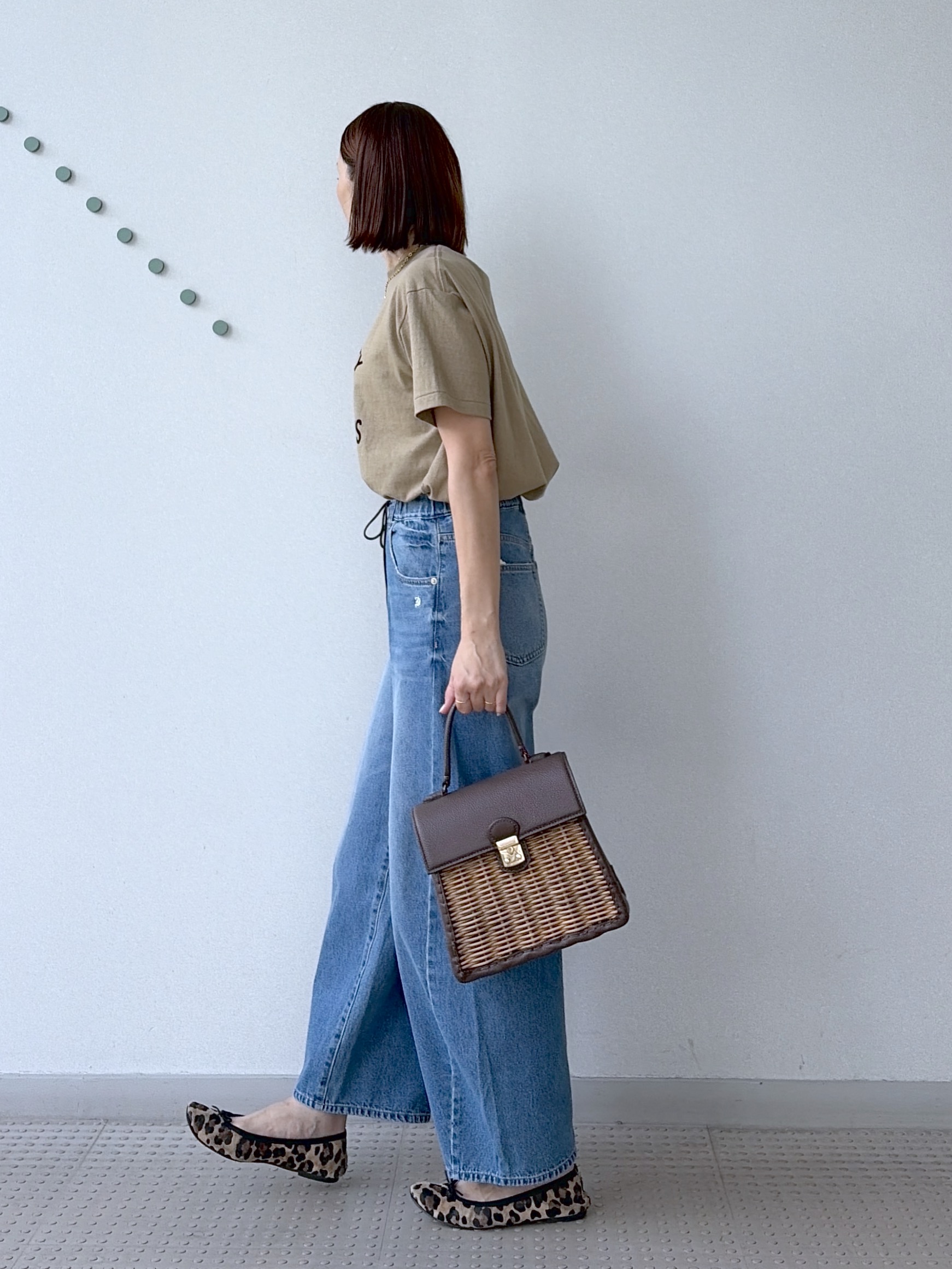 yoshikadoさんの「DRESSTERIOR｜◆Americana（アメリカーナ）Tシャツ」を使ったコーディネート