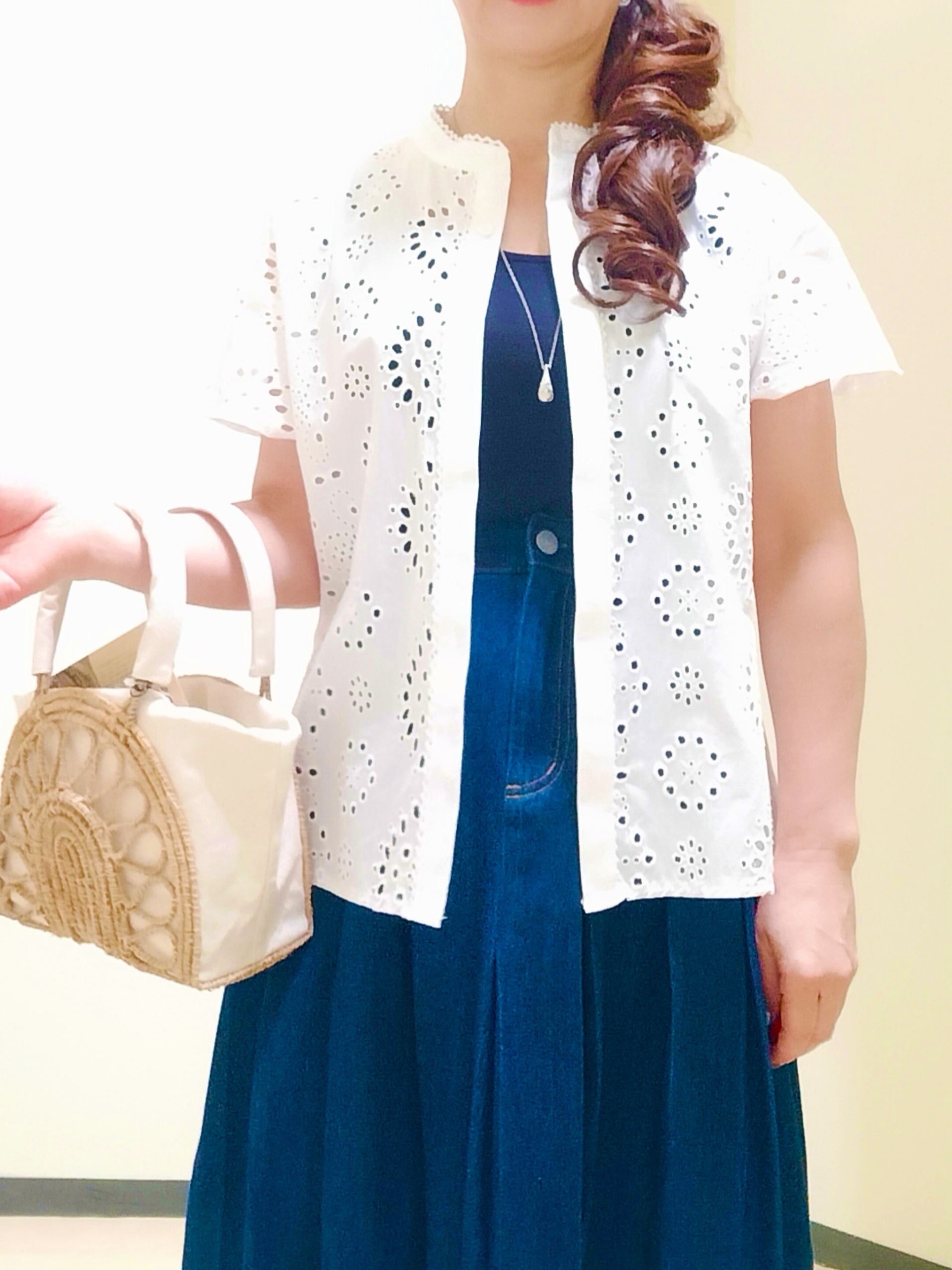 花さんの「Reflect｜【通勤◎】カットワーク刺繍レース シャツブラウス」を使ったコーディネート