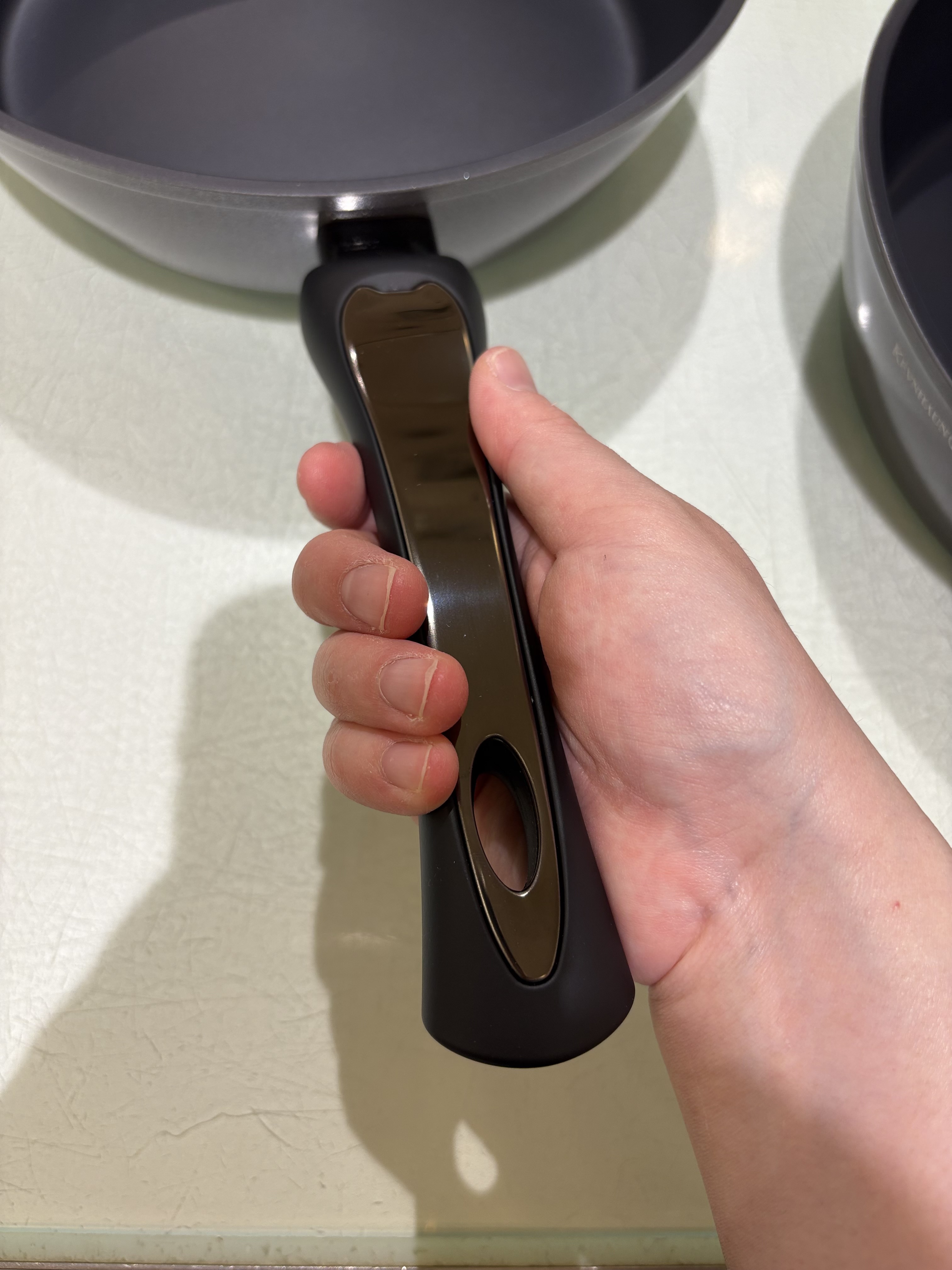 MOLさんの「212 KITCHEN STORE｜プラズマプロ フライパン20cm ＜KEVNHAUN ケヴンハウン＞」を使ったコーディネート