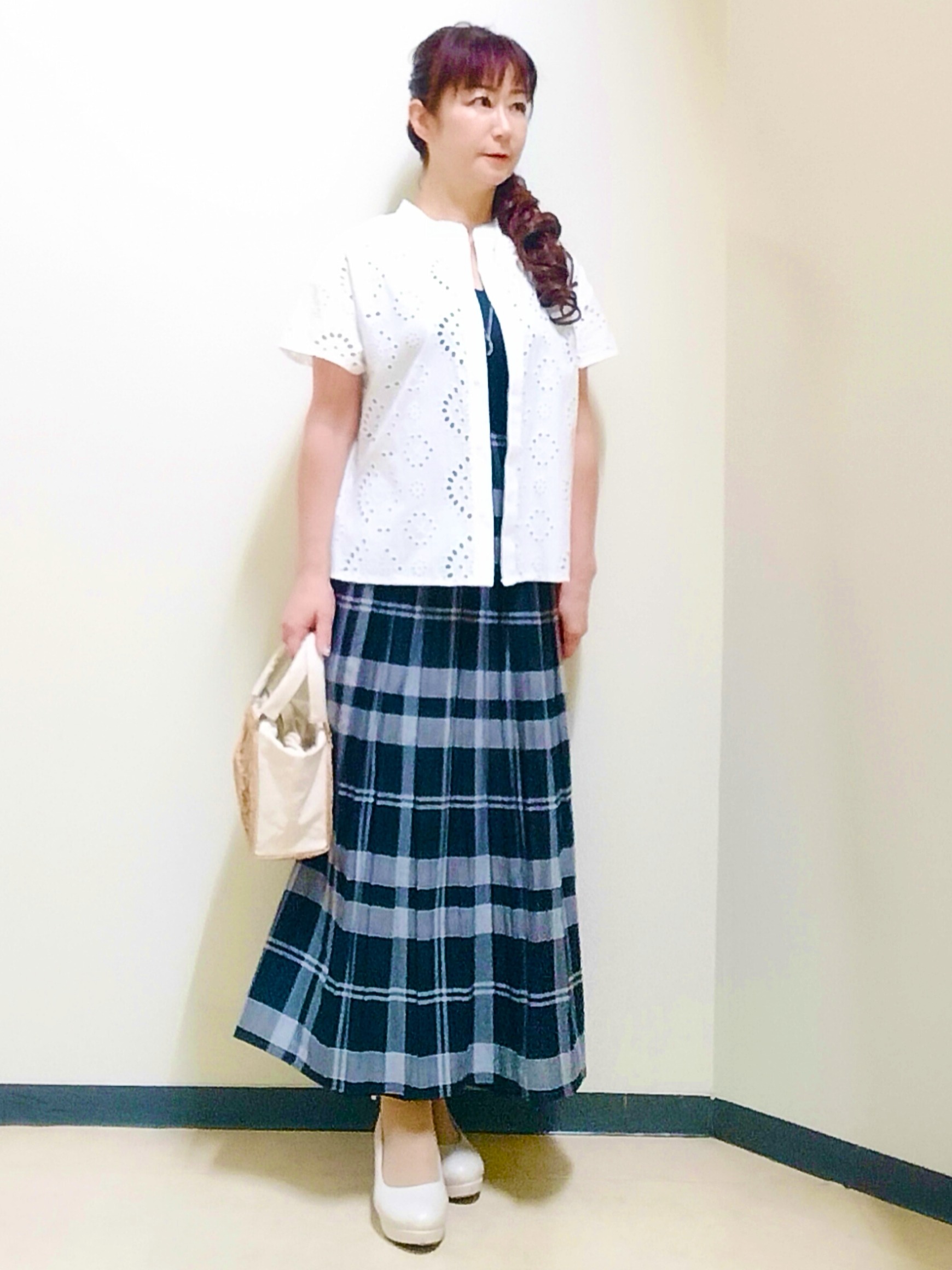 花さんの「Reflect｜【通勤◎】カットワーク刺繍レース シャツブラウス」を使ったコーディネート