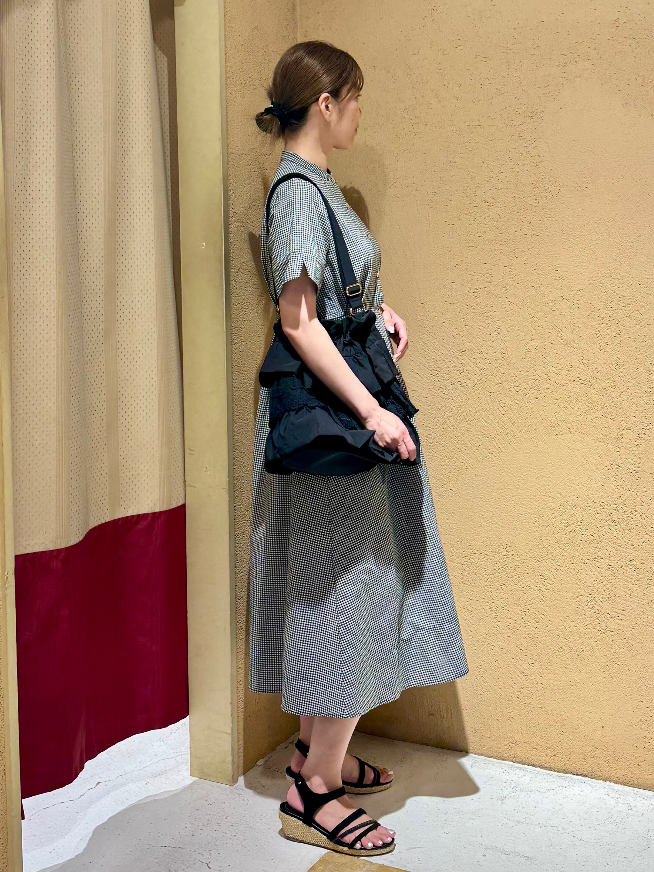 さち。さんの「grove｜【低身長さんも選べる着丈/UV・シワになりにくいetc】涼やかさも、きちんとも叶うワンピース」を使ったコーディネート
