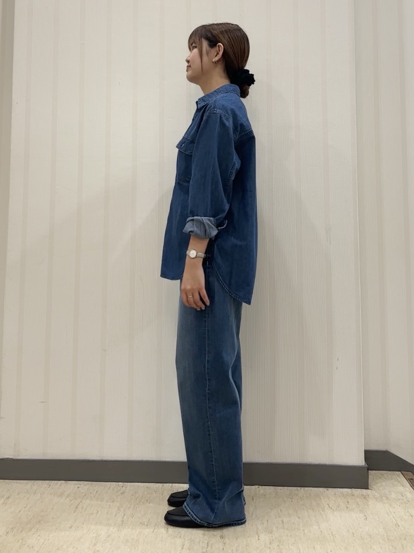 ちひさんの「INDIVI｜【洗える／体型カバー】ライトデニム ワークシャツ」を使ったコーディネート