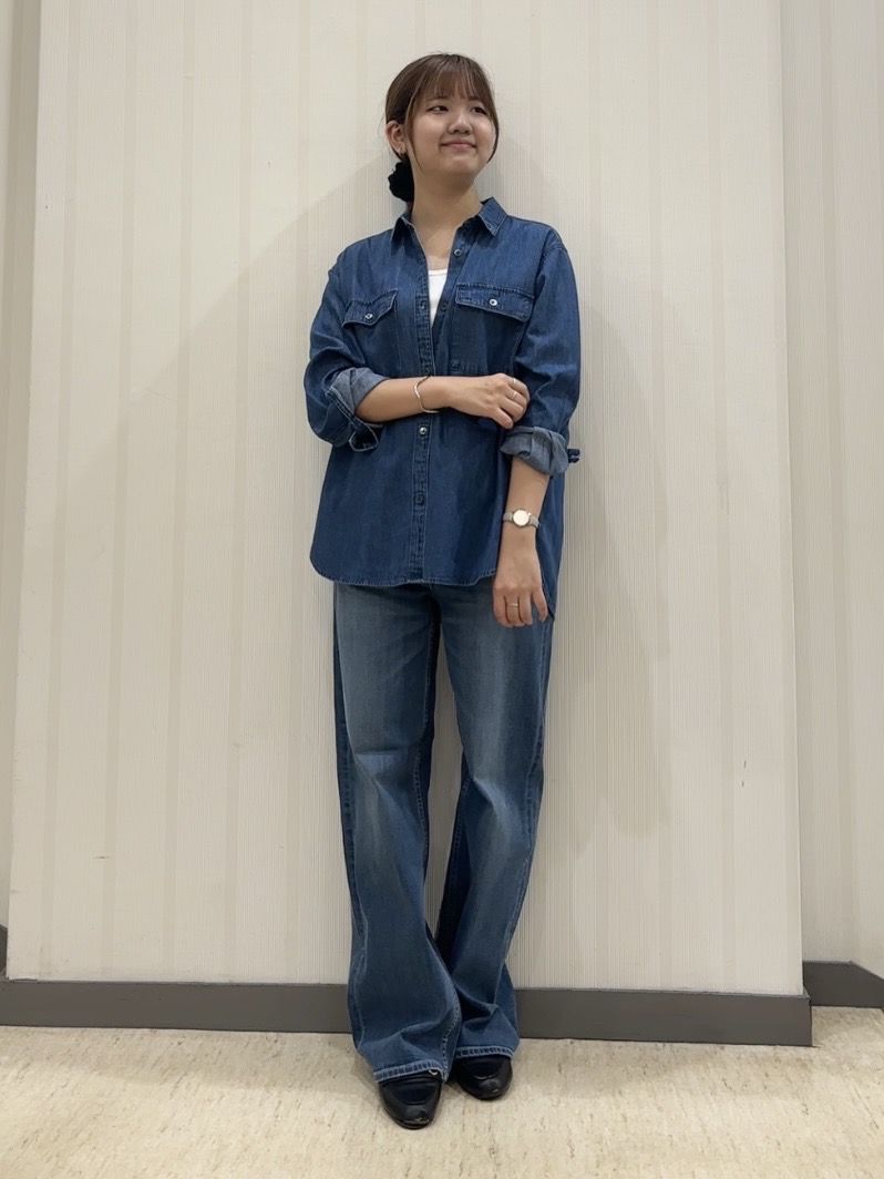 ちひさんの「INDIVI｜【洗える／体型カバー】ライトデニム ワークシャツ」を使ったコーディネート