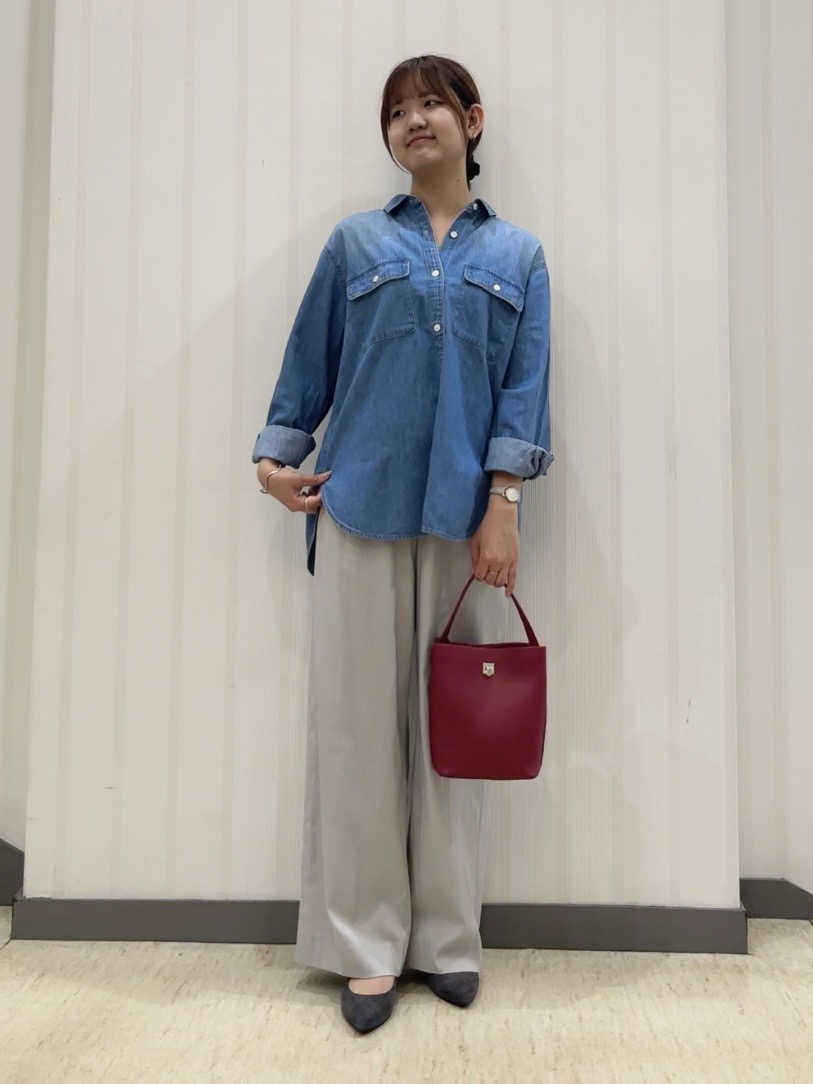 ちひさんの「INDIVI｜【洗える／体型カバー】ライトデニム ワークシャツ」を使ったコーディネート