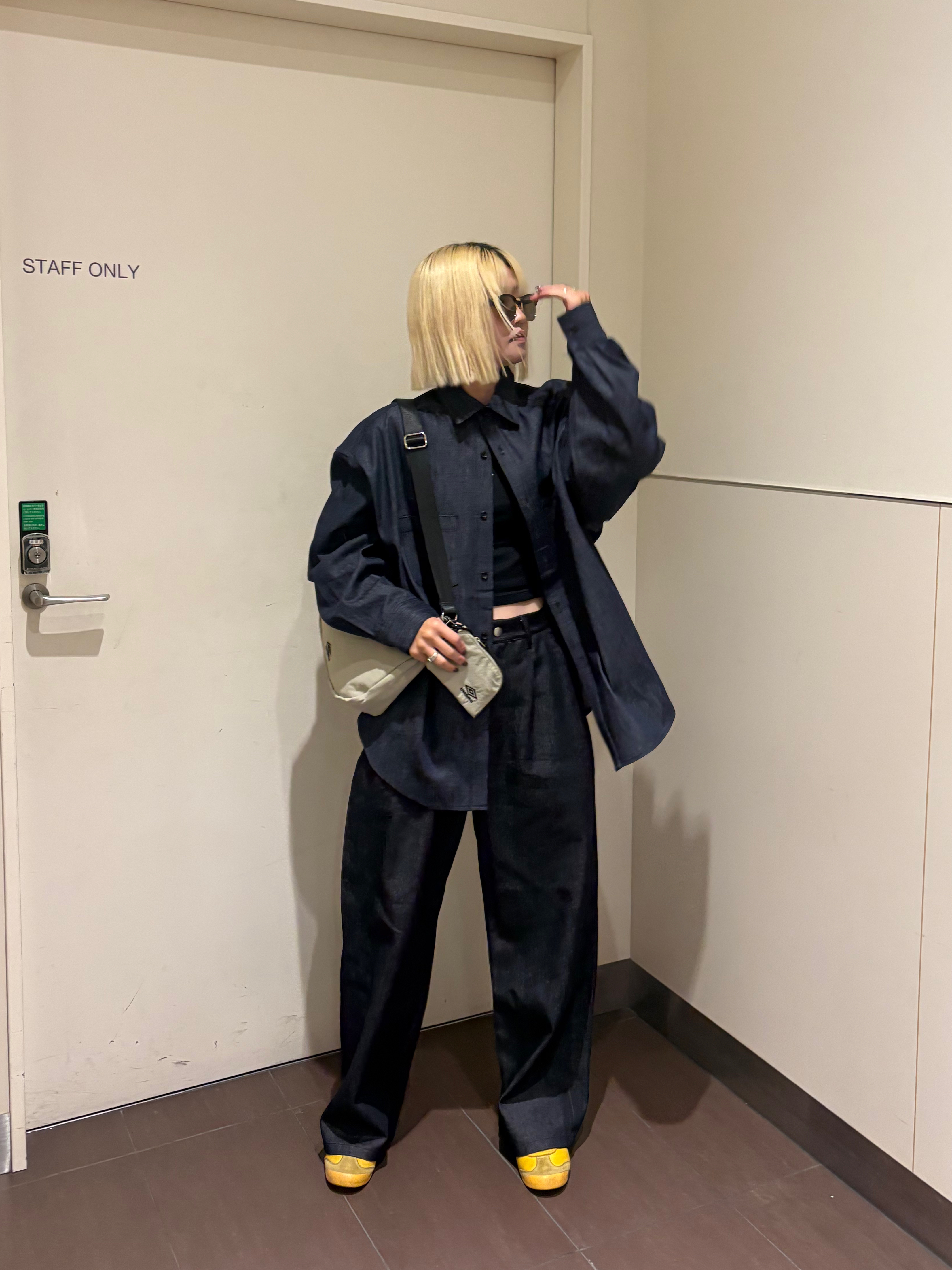 HAMAMIYUさんの「tk.TAKEO KIKUCHI｜【色褪せしにくいデニム】Comfy Fadeless Denim Seriesデニムシャツ」を使ったコーディネート