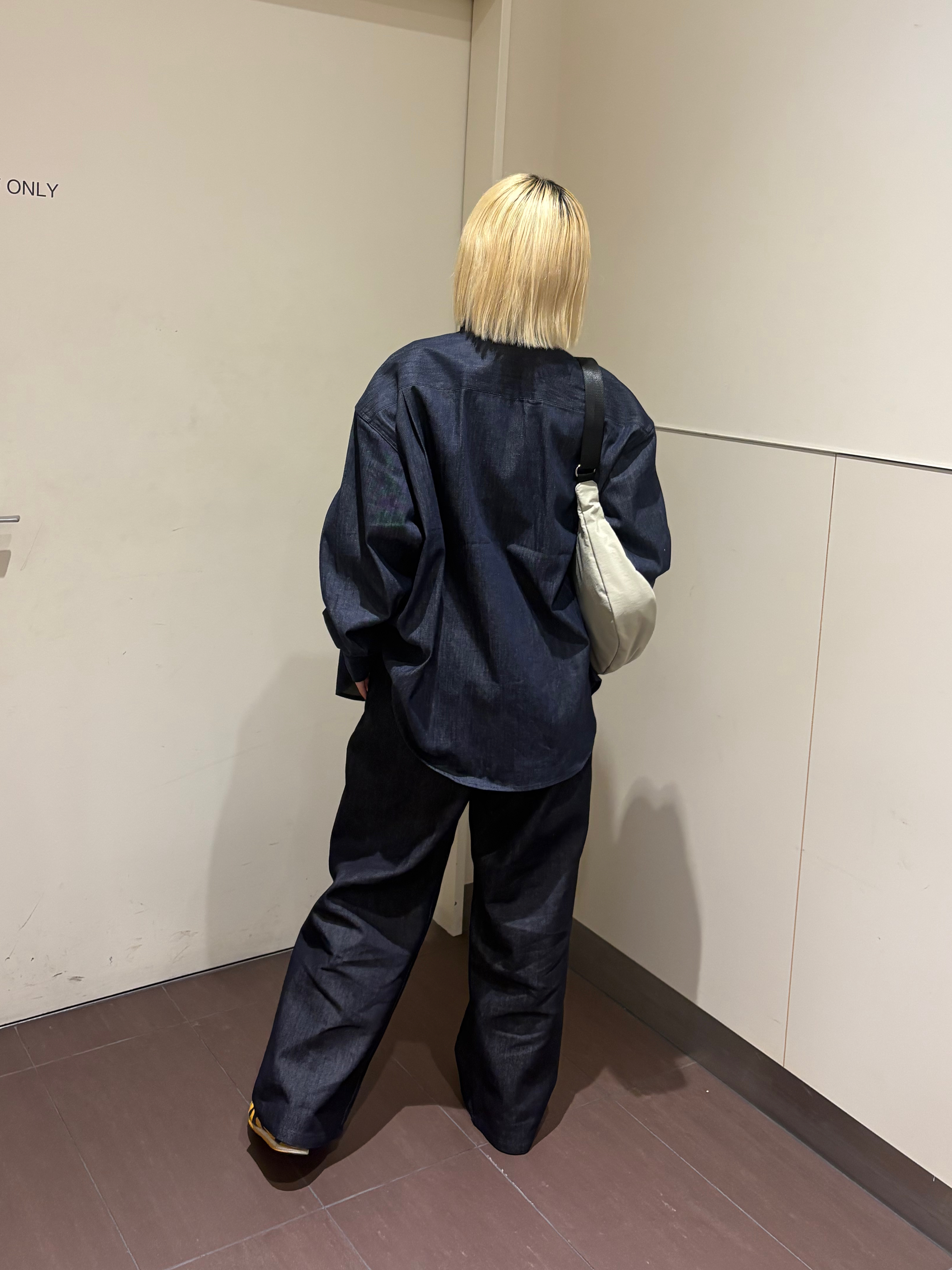 HAMAMIYUさんの「tk.TAKEO KIKUCHI｜【色褪せしにくいデニム】Comfy Fadeless Denim Seriesデニムシャツ」を使ったコーディネート