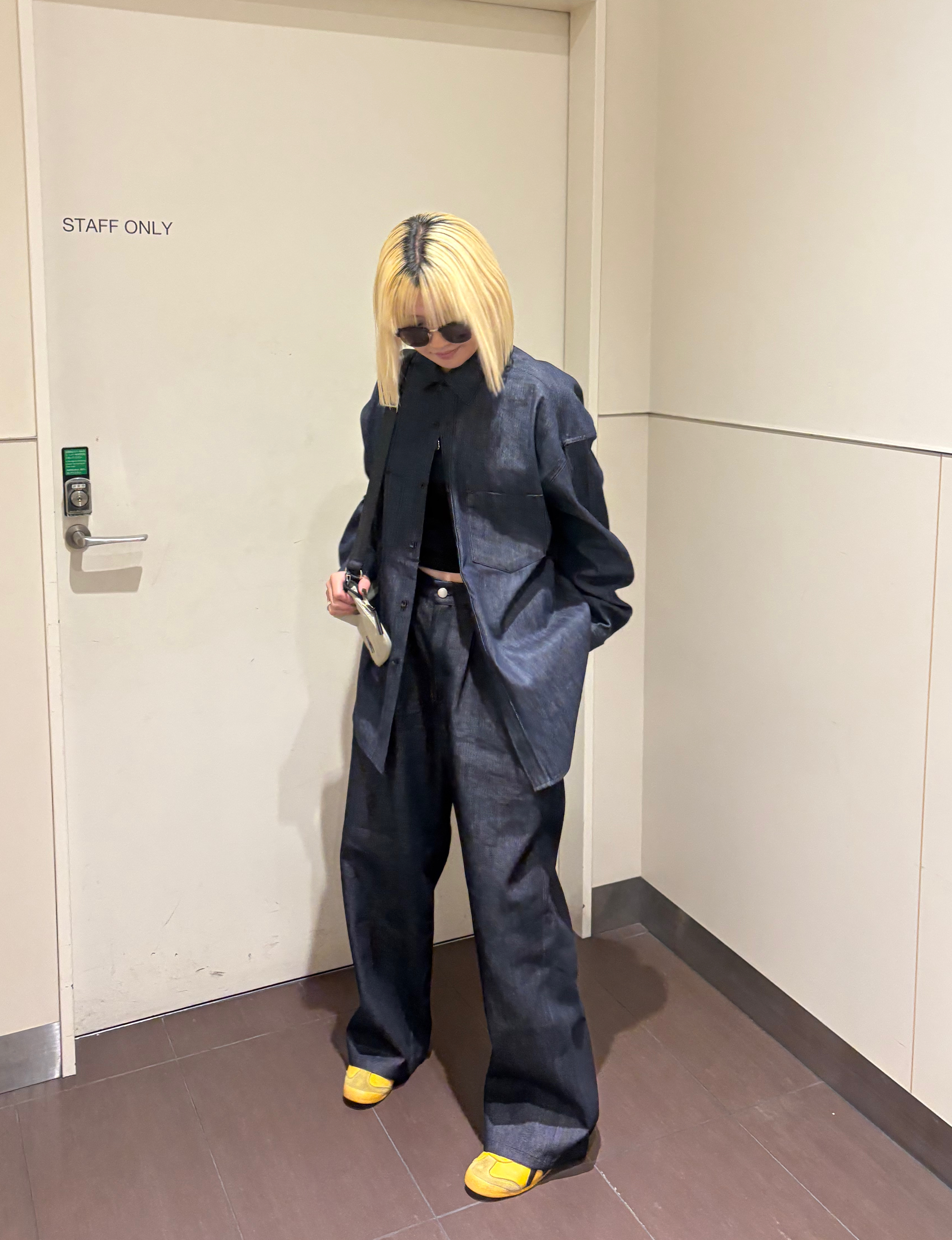HAMAMIYUさんの「tk.TAKEO KIKUCHI｜【色褪せしにくいデニム】Comfy Fadeless Denim Seriesデニムシャツ」を使ったコーディネート